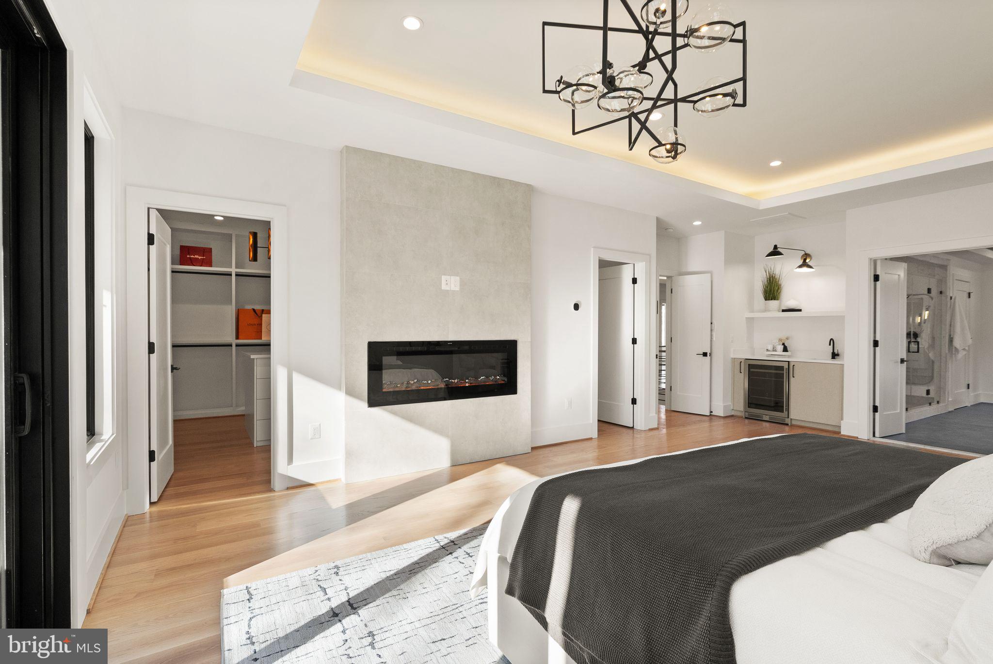 CLARENDON - Residential