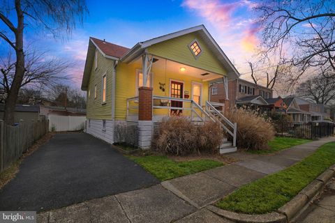 2403 BURKE AVENUE ALEXANDRIA VA 22301