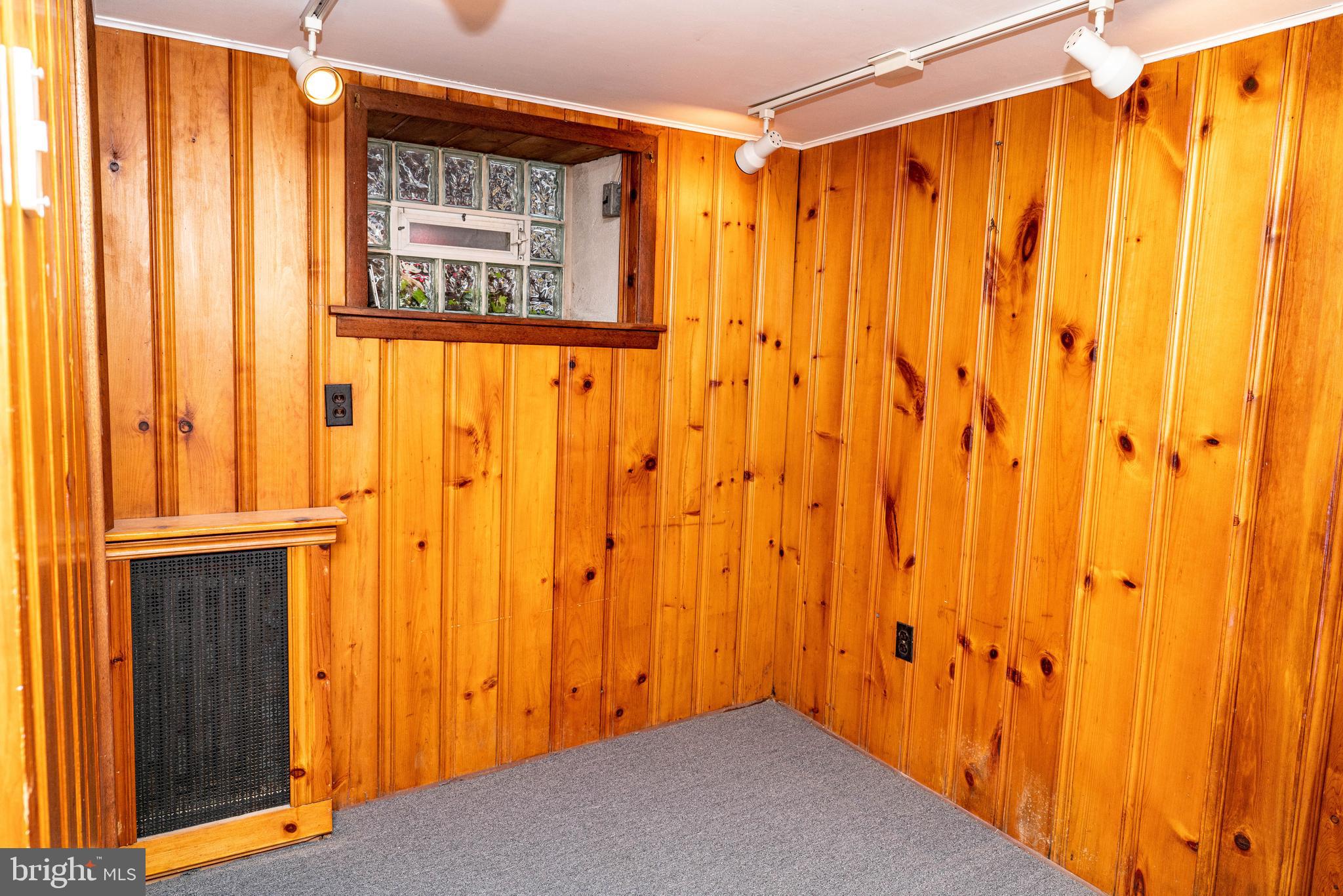 MANAYUNK - Residential Lease