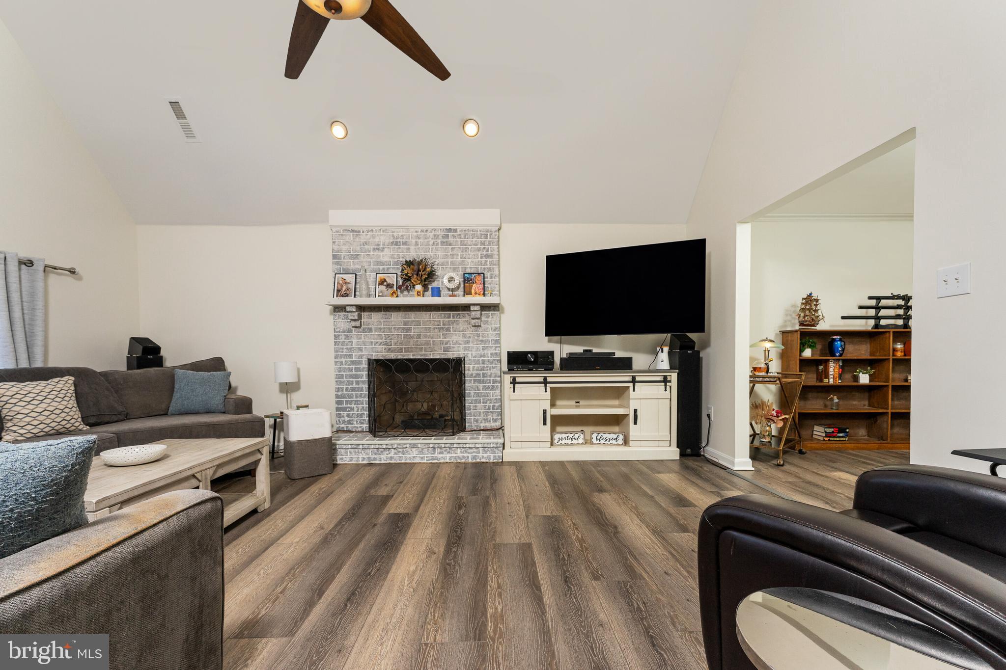 MEADFIELD - Residential