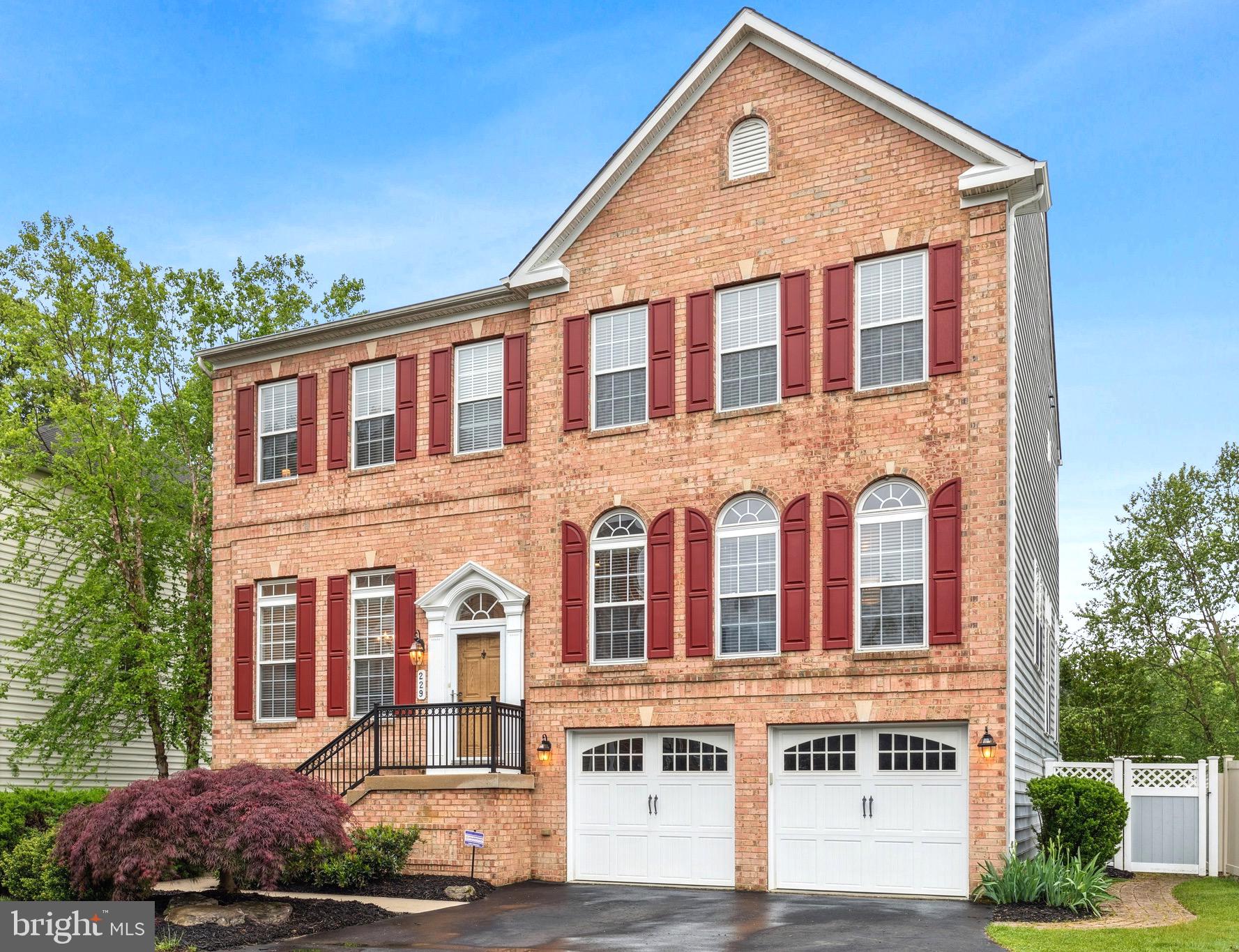 BOWEN MANOR - Residential