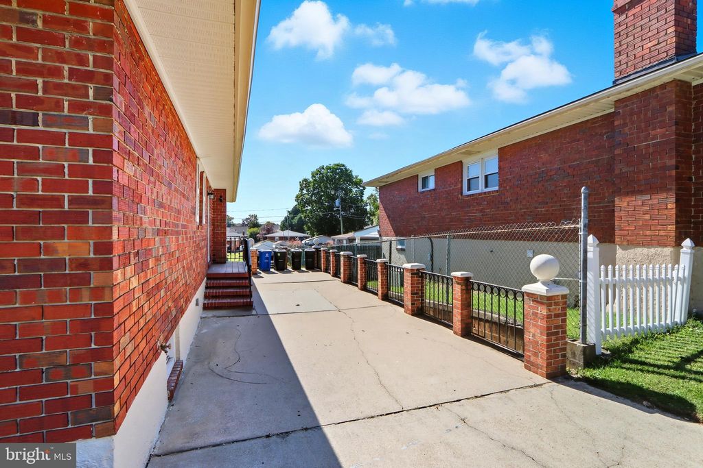 Photo of 1206 Gettig Road, BALTIMORE, MD 21237 (MLS # MDBC2140994)