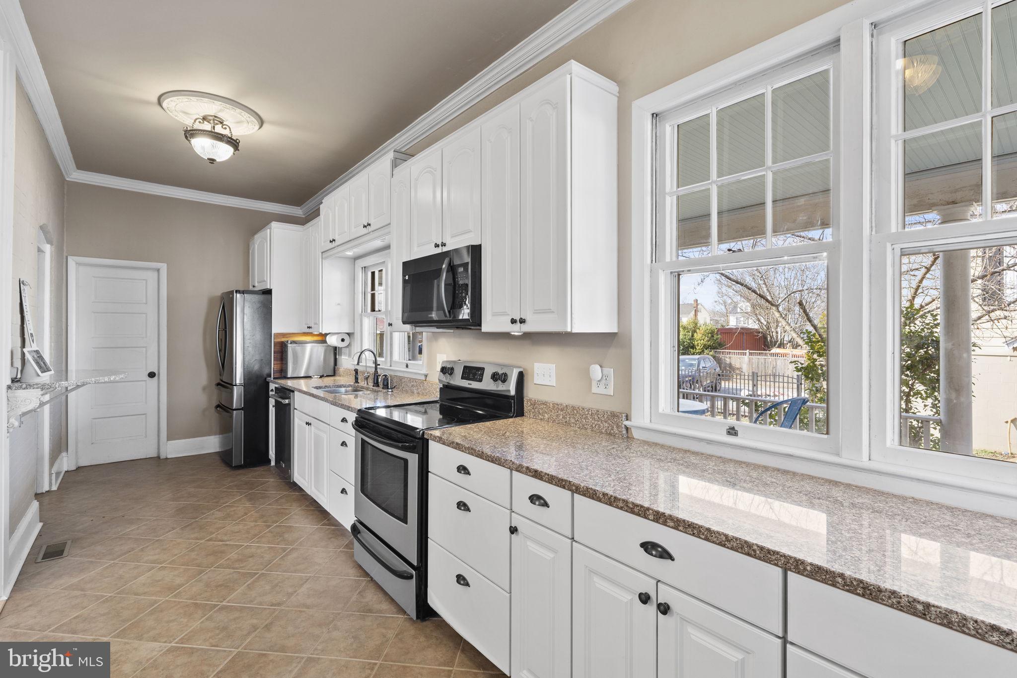 CHARLES TOWN - Residential