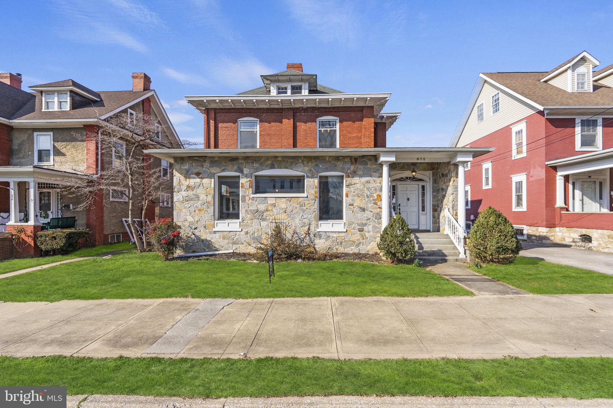 CHARLES TOWN - Residential