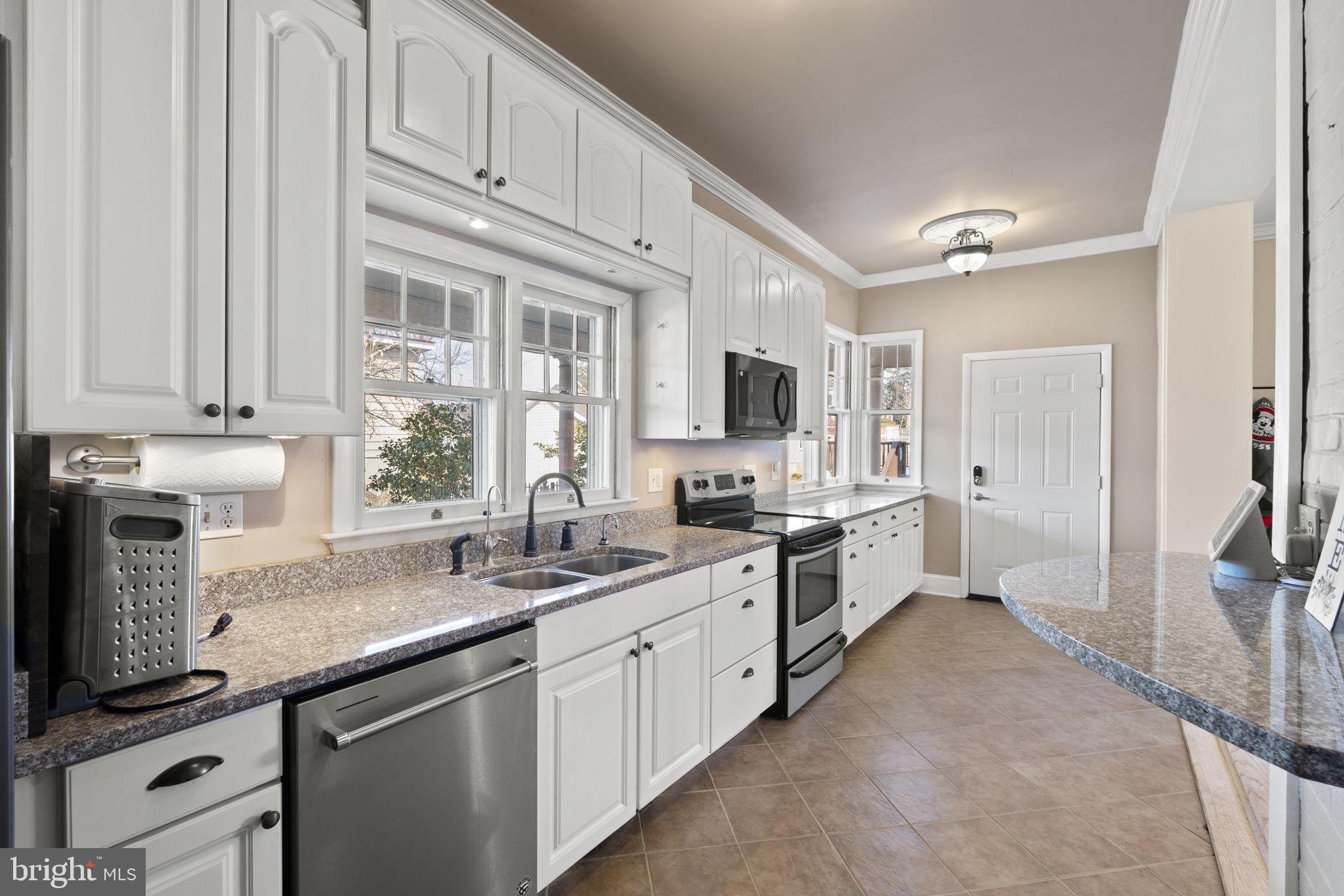 CHARLES TOWN - Residential