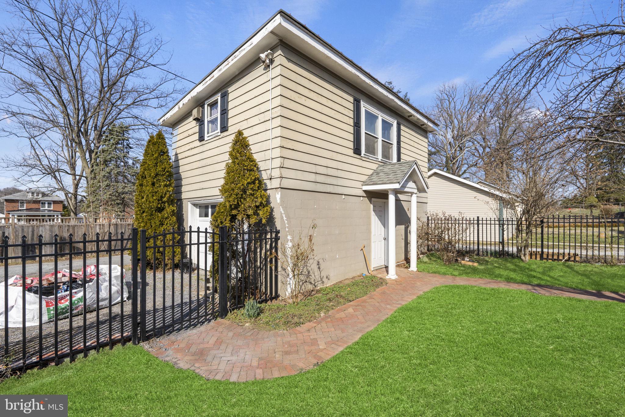 CHARLES TOWN - Residential