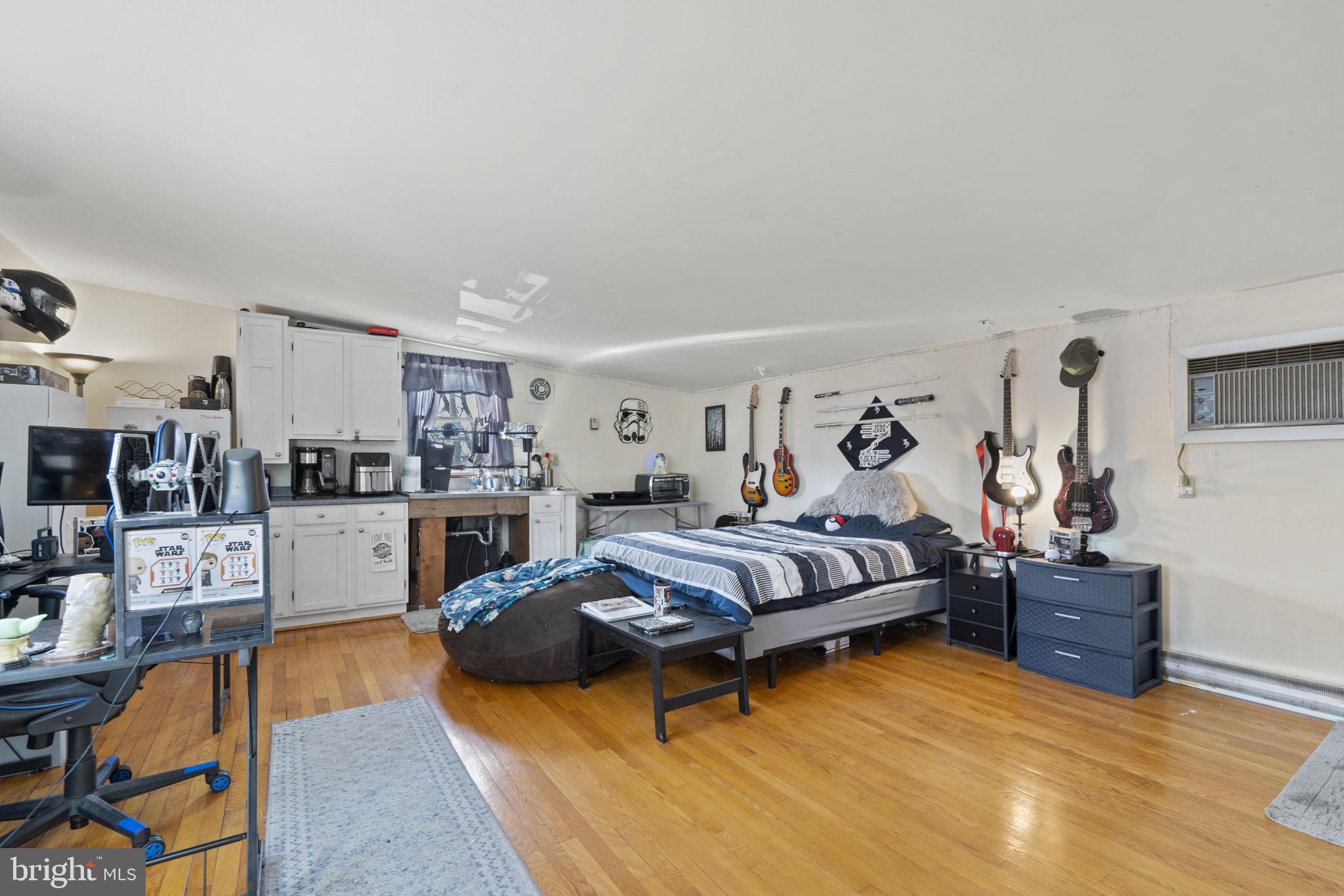 CHARLES TOWN - Residential