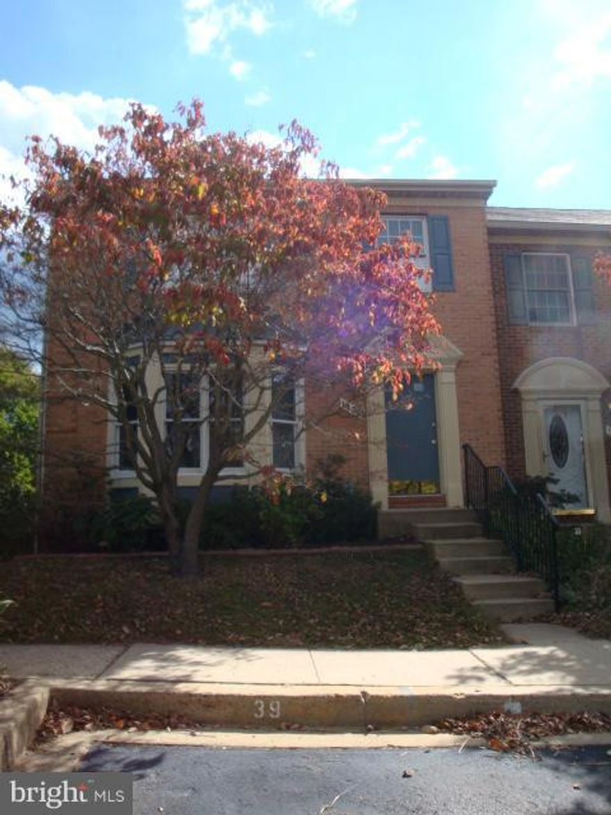 BRICK FRONT END TOWNHOME. DECK OFF KITCHEN. WALK0UT LOWER LEVEL. BACKS TO WOODS/STREAM. DIRECT ROUTE ON RT 543 TO I-95. MINUTES TO TOWN OF BEL AIR. SCHOOL BUS AT CORNER. ALMOST 1,000 SQ.FT ON EACH LEVEL. CHECK OUT ROOM SIZES! ESPECIALLY KITCHEN