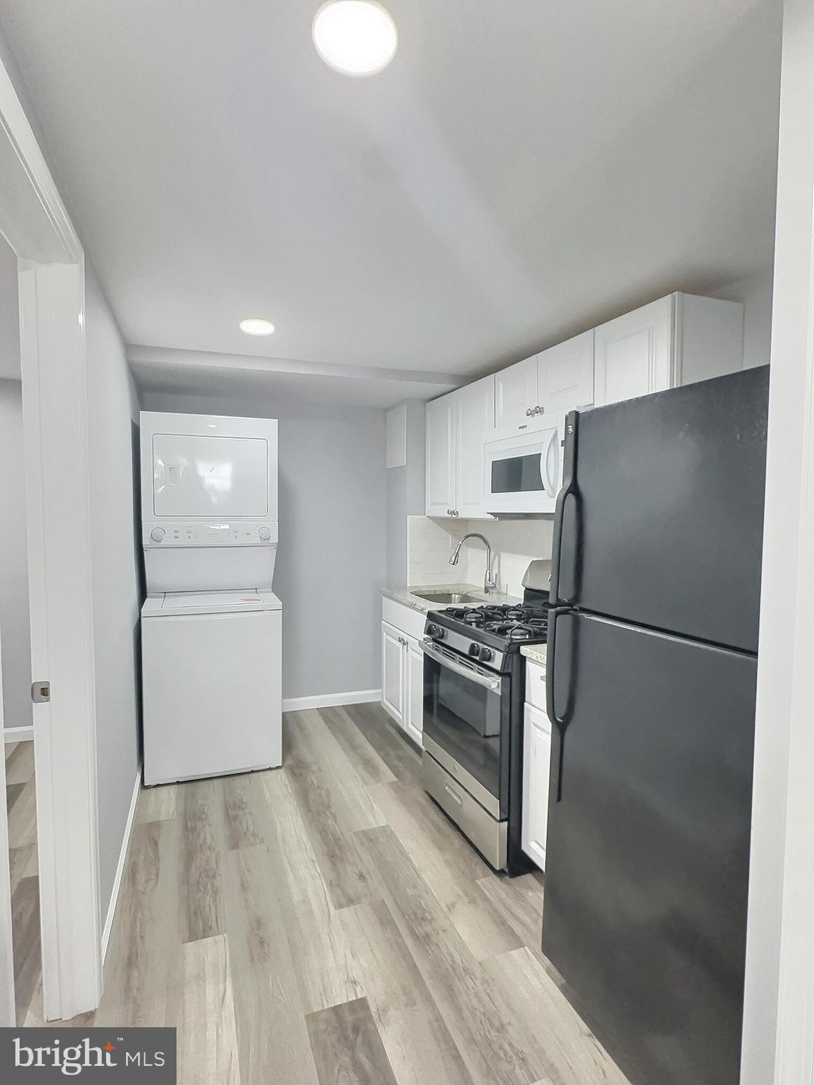 VIOLETVILLE - Residential Lease