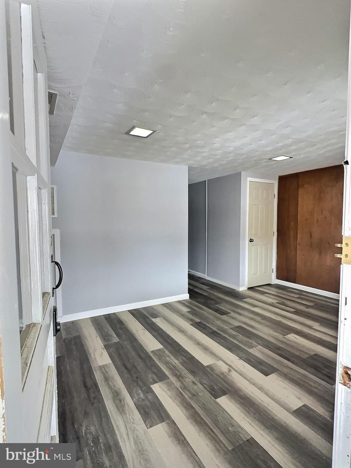 VIOLETVILLE - Residential Lease