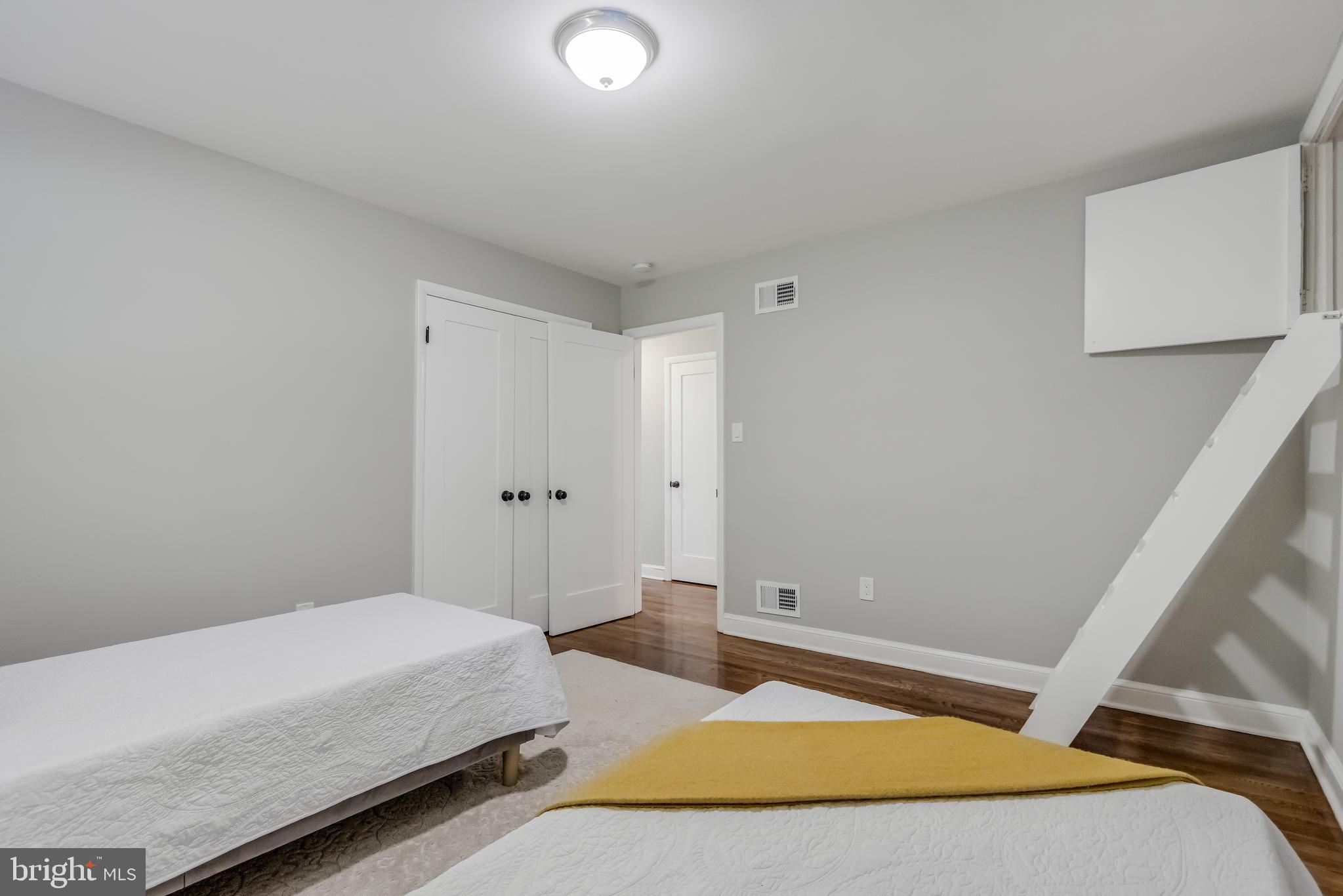 KENWOOD PARK - Residential