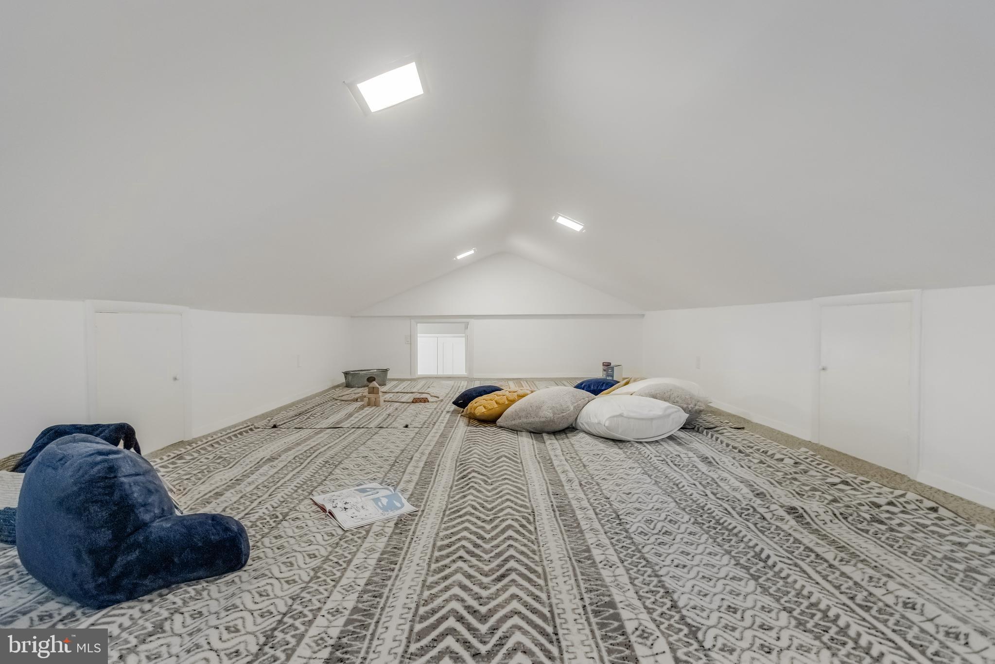 KENWOOD PARK - Residential