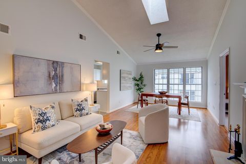 1102 HUNTMASTER 301 LEESBURG VA 20176