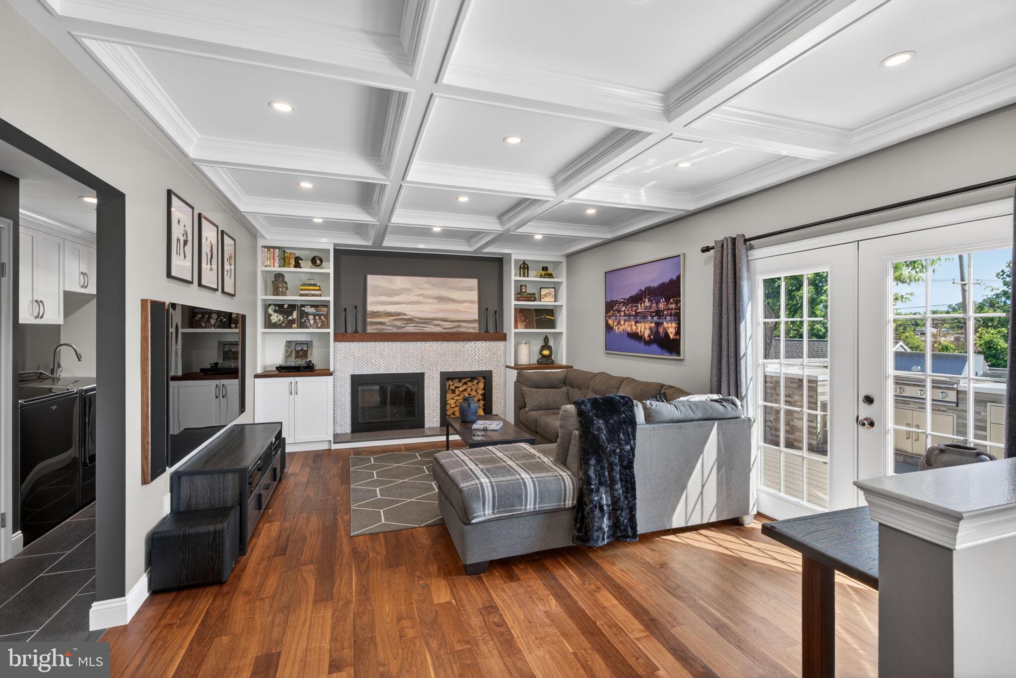 2903 TANGLEWOOD LANE