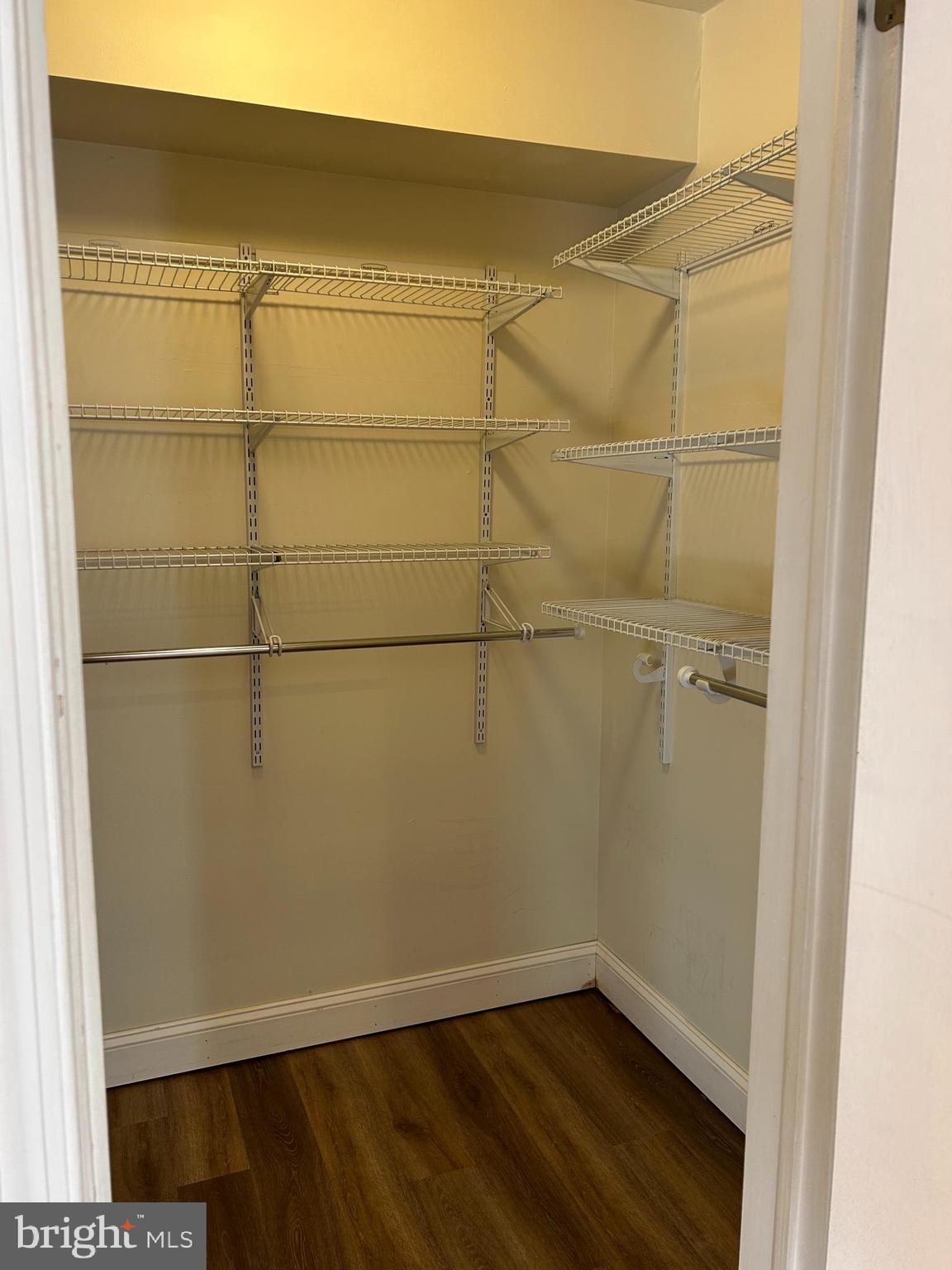 CHESTNUT GROVE - Residential Lease