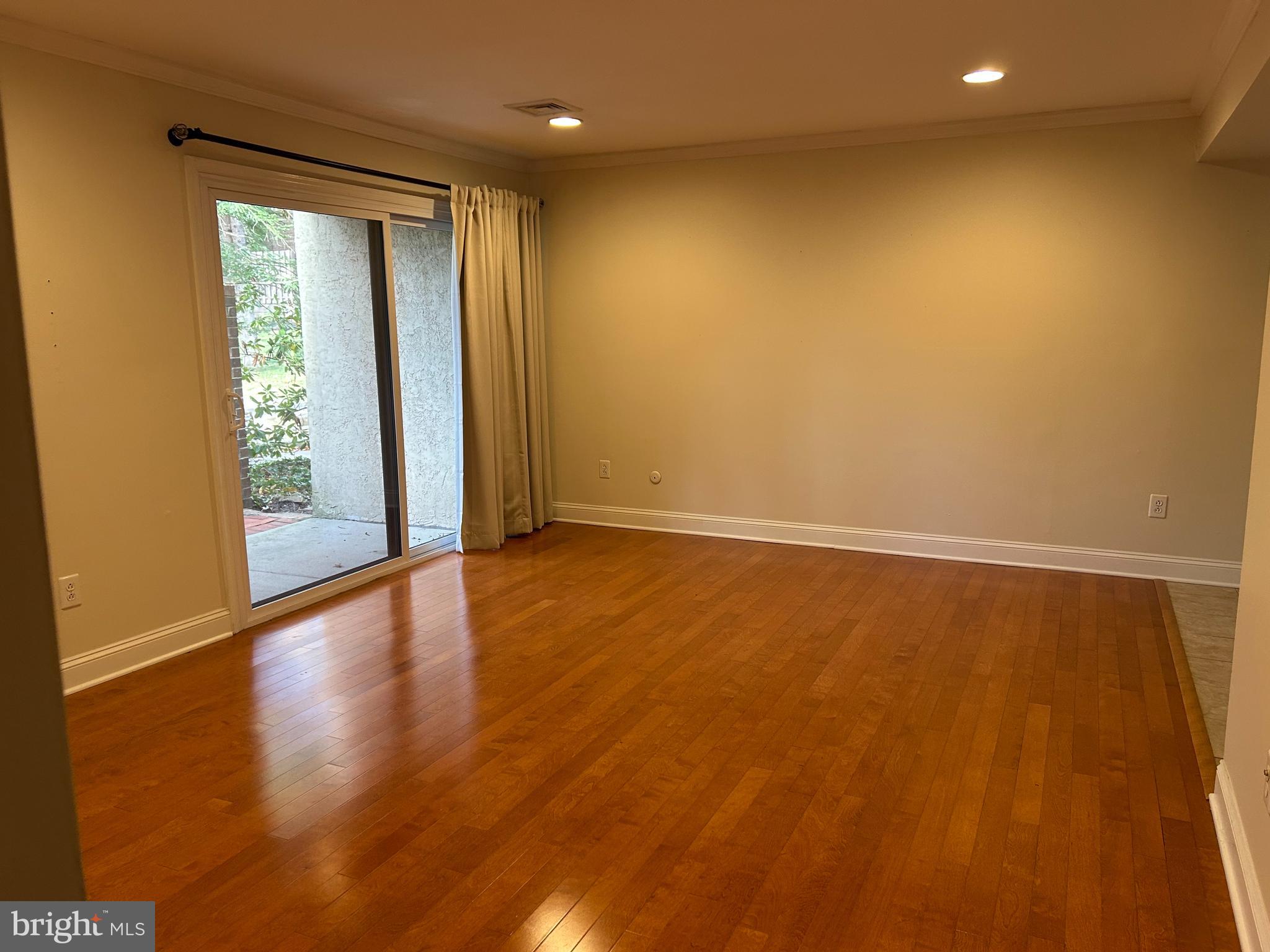 CHESTNUT GROVE - Residential Lease