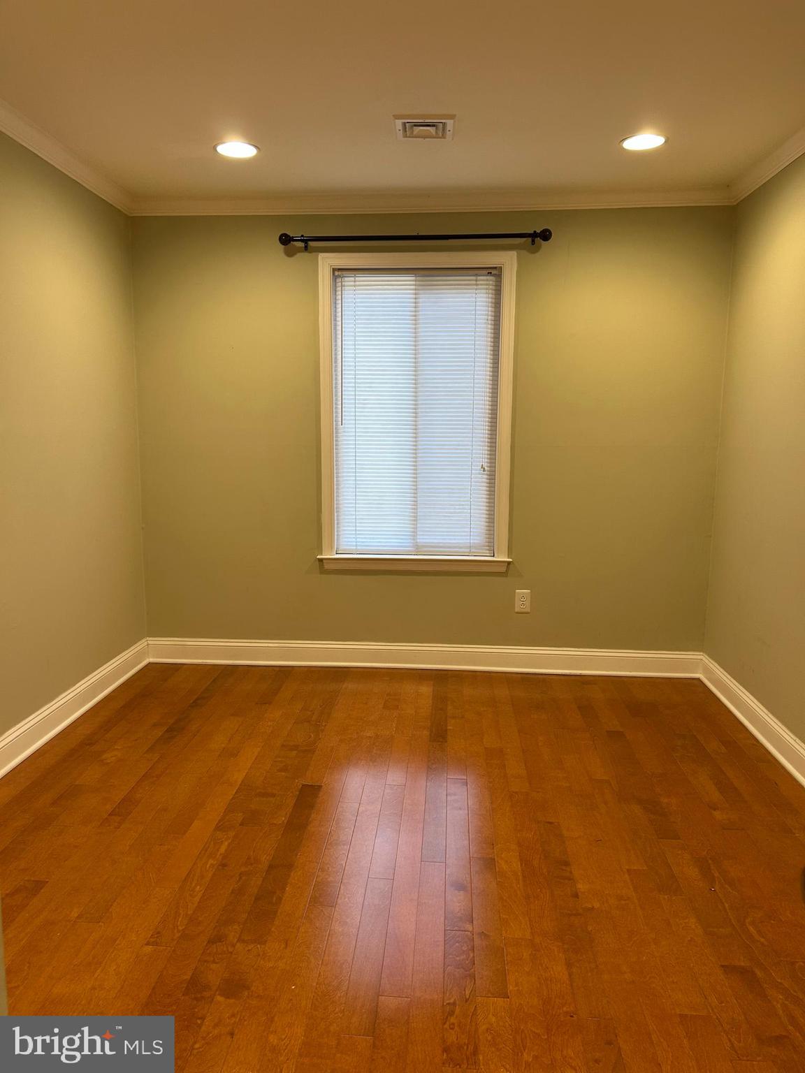 CHESTNUT GROVE - Residential Lease