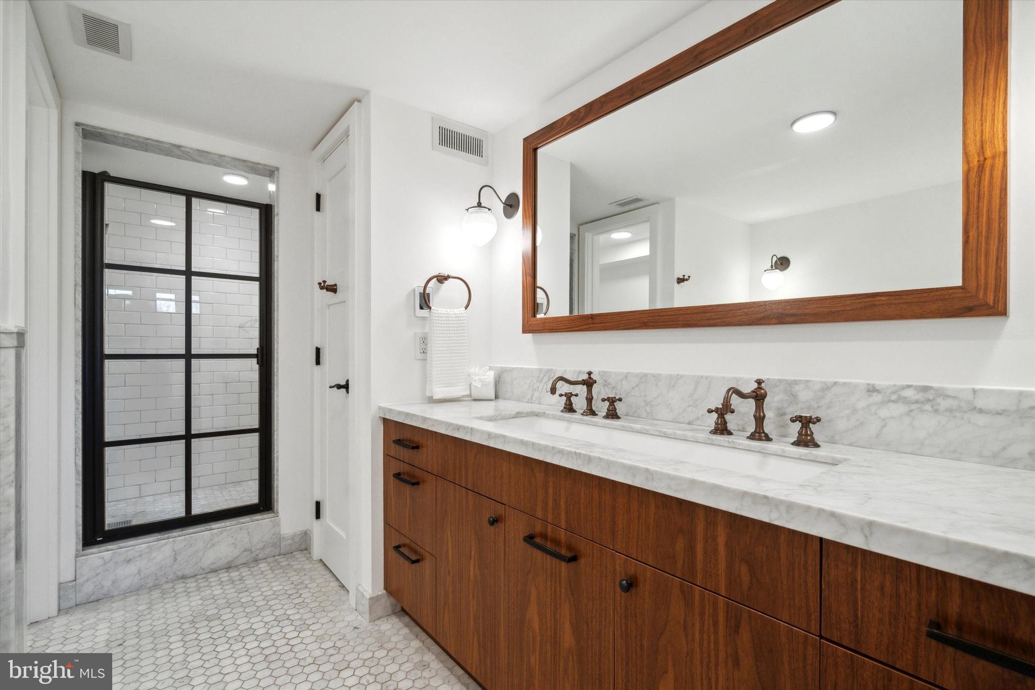 BELLA VISTA - Residential