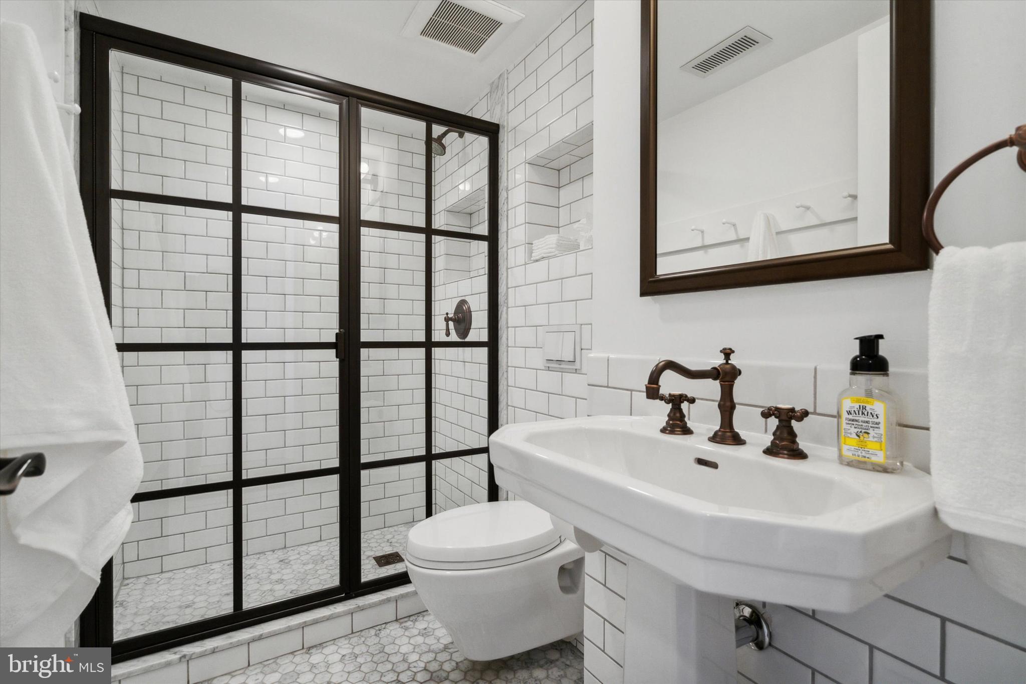 BELLA VISTA - Residential