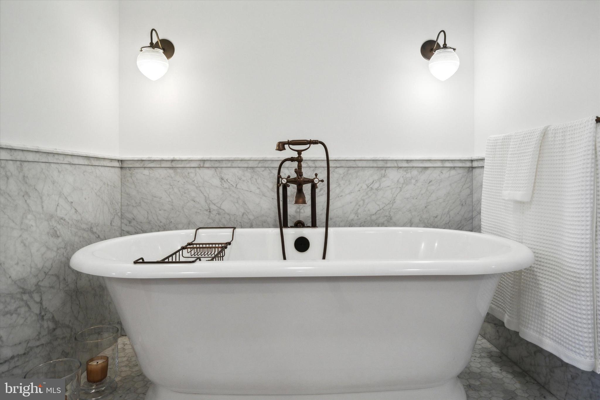 BELLA VISTA - Residential