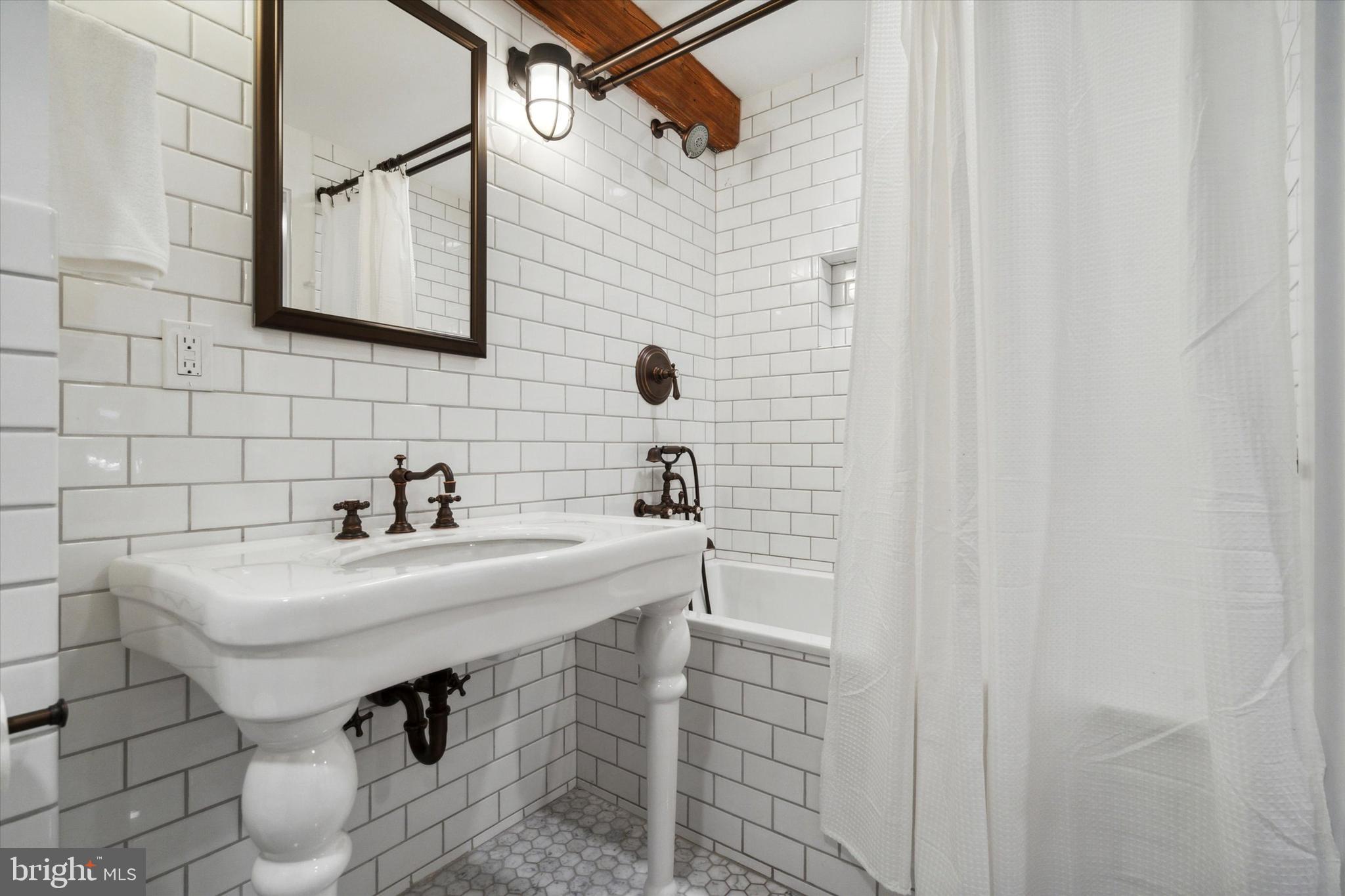 BELLA VISTA - Residential