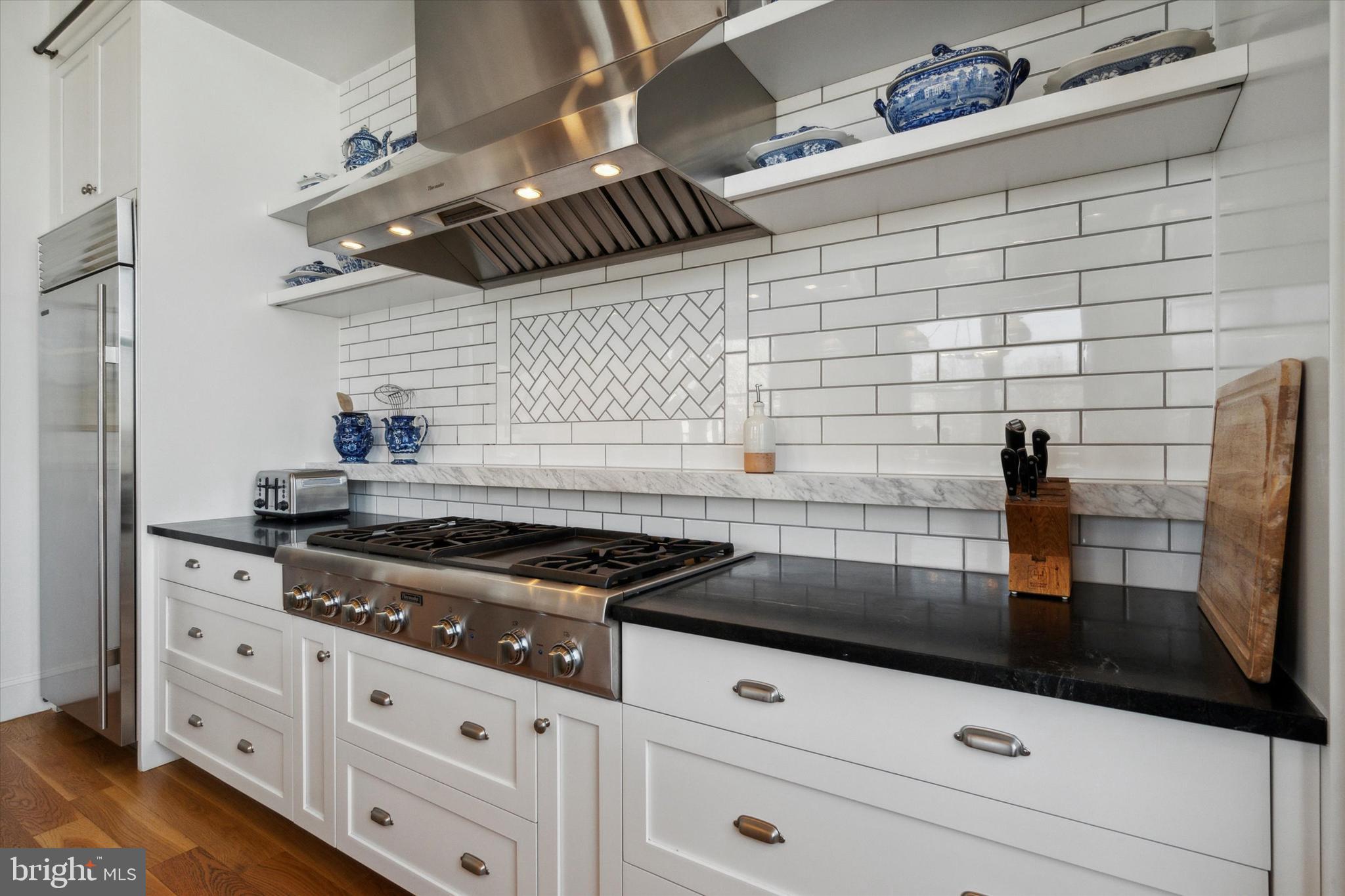 BELLA VISTA - Residential