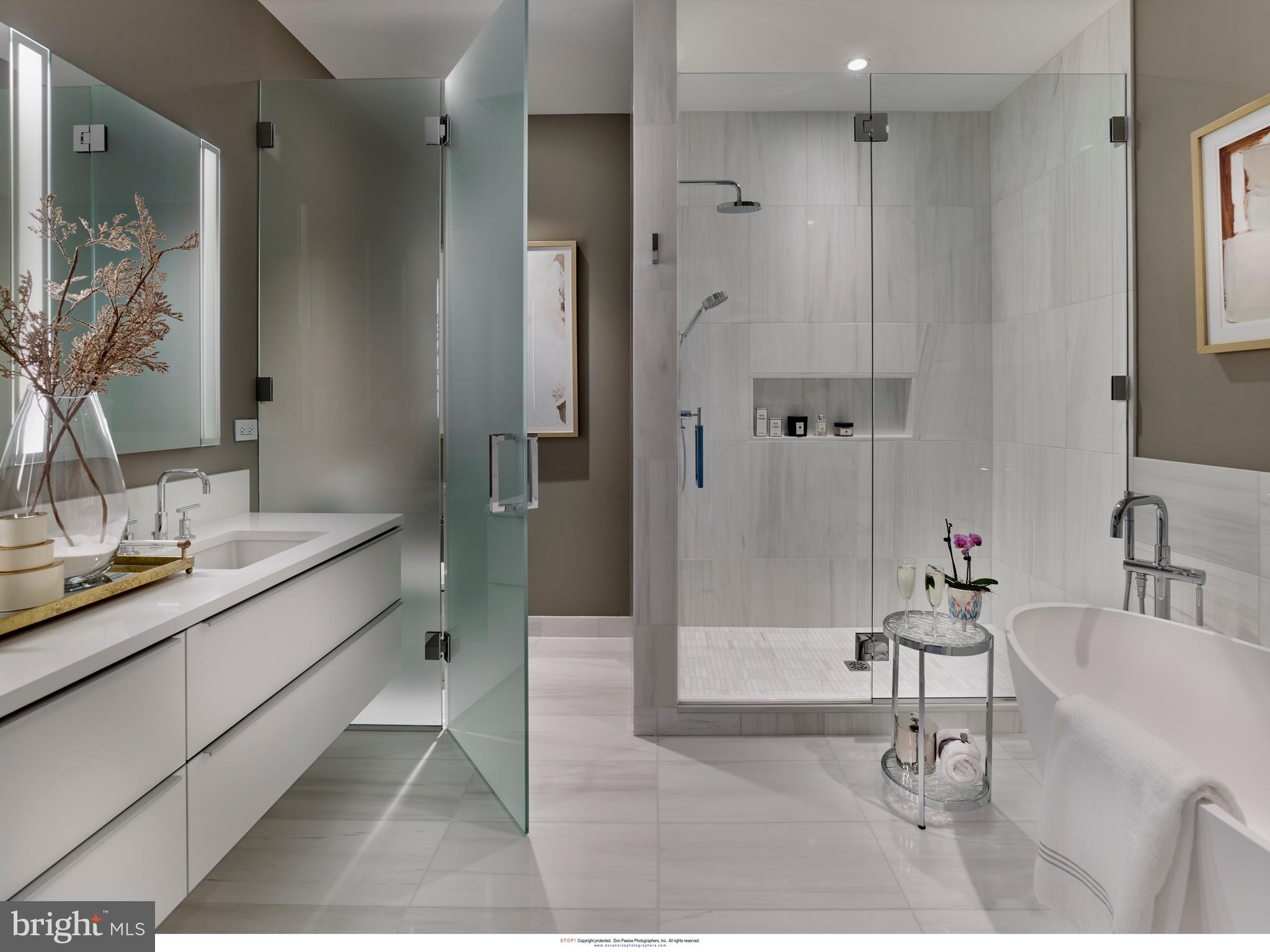 AVENUE OF THE ARTS - Residential