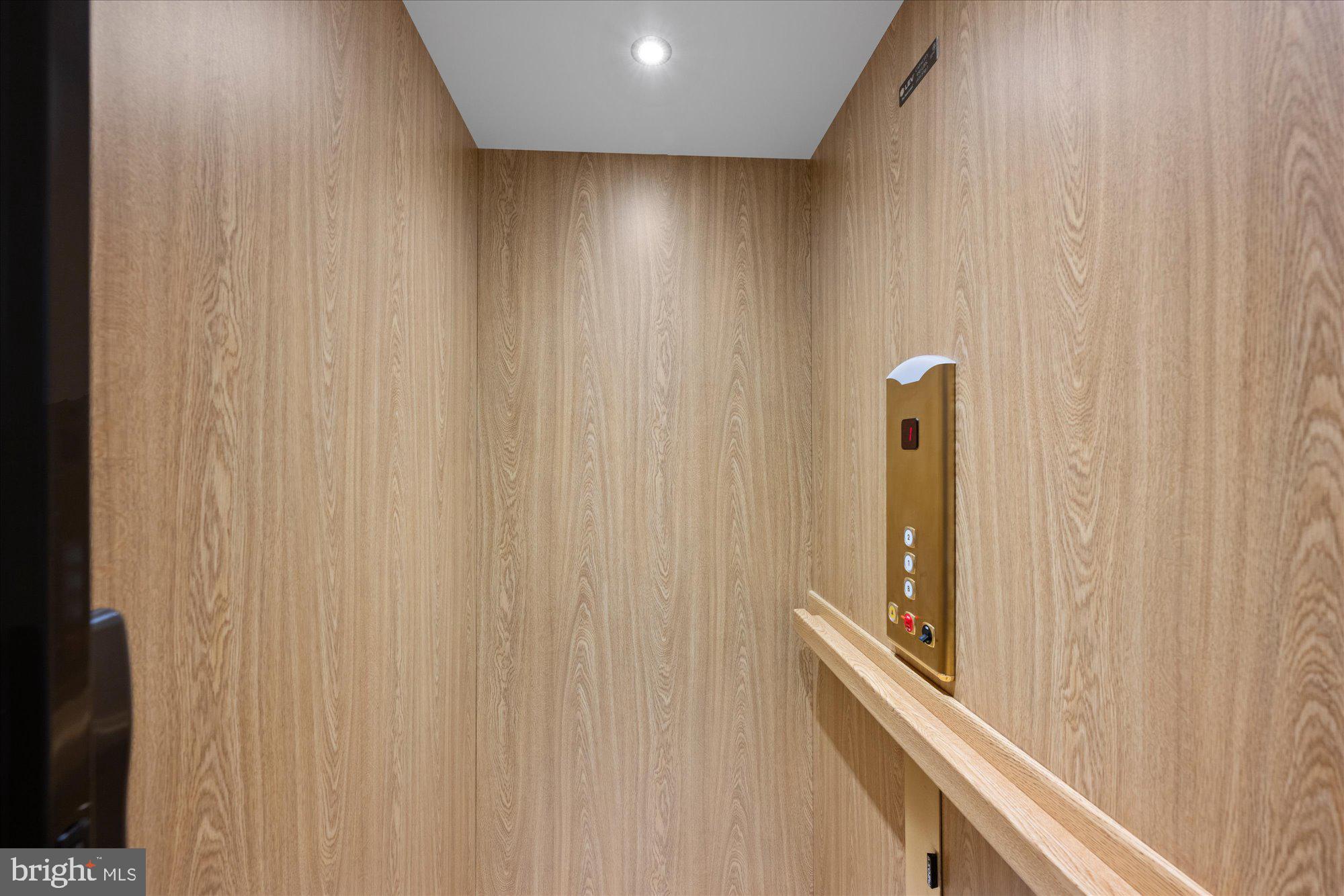 RIVER FALLS - Residential