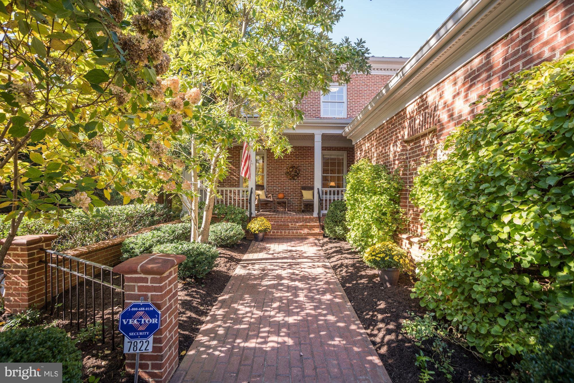RIVER FALLS - Residential