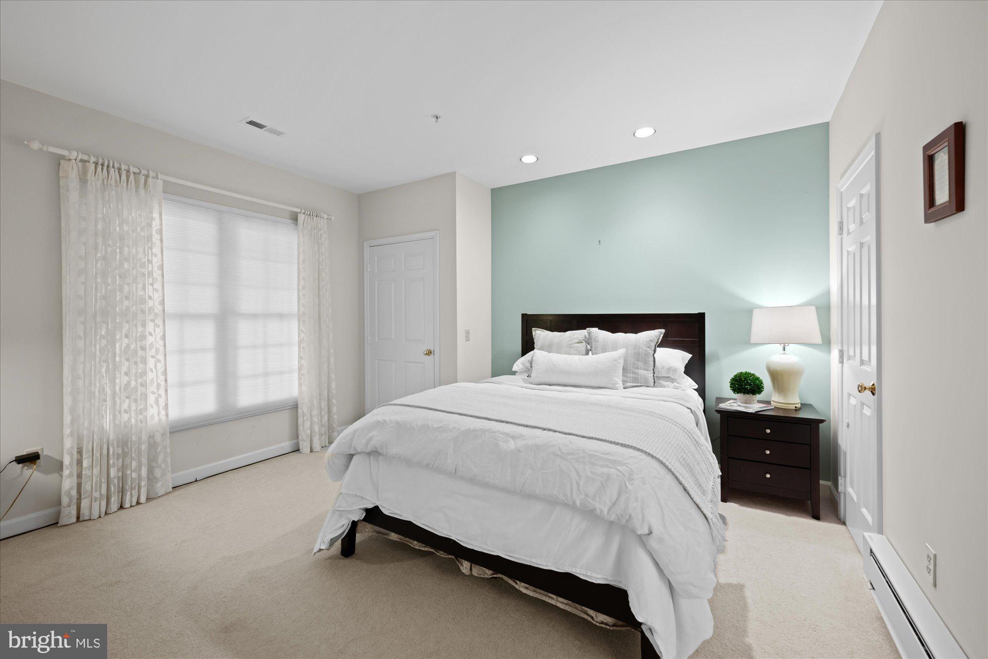 RIVER FALLS - Residential