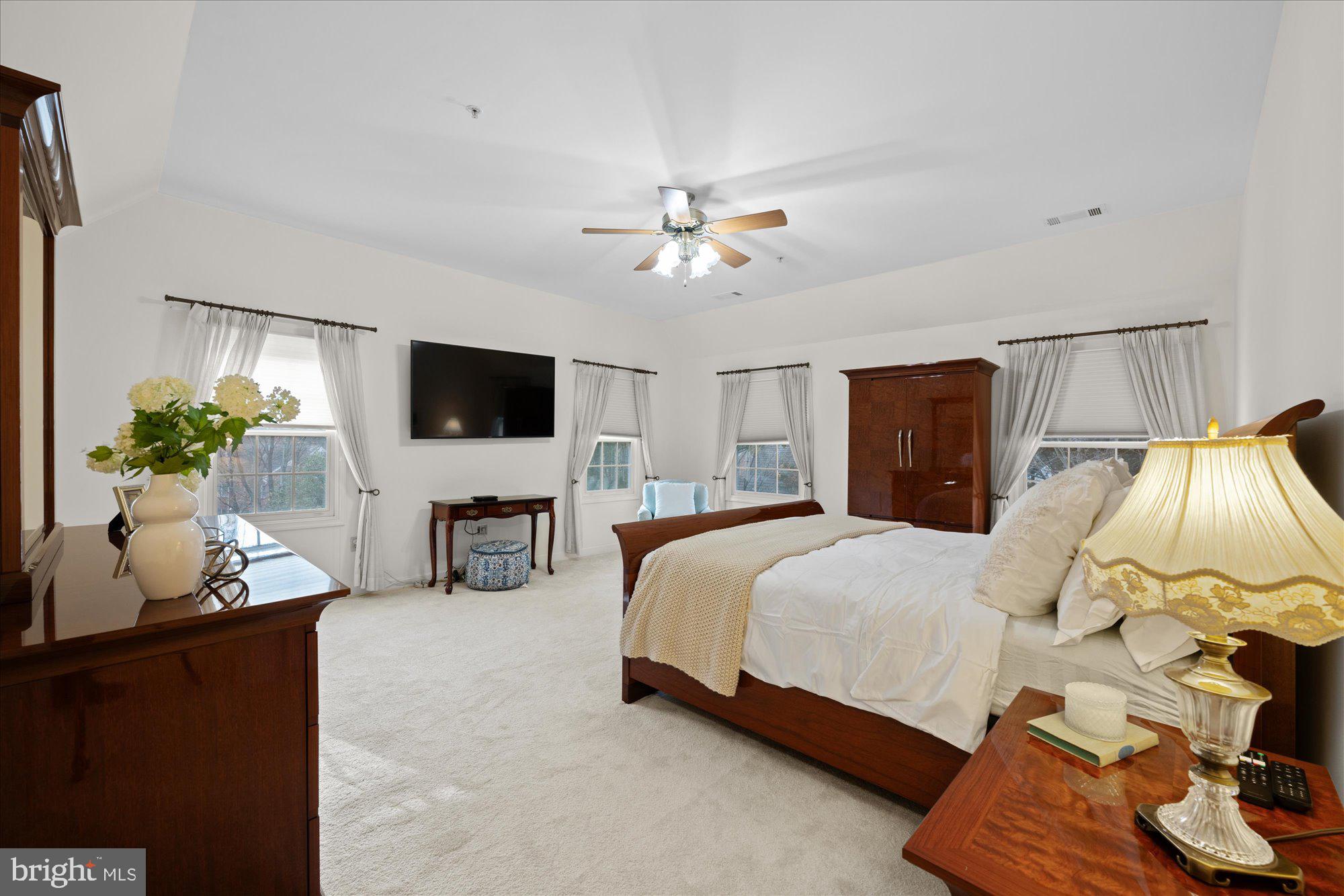 RIVER FALLS - Residential