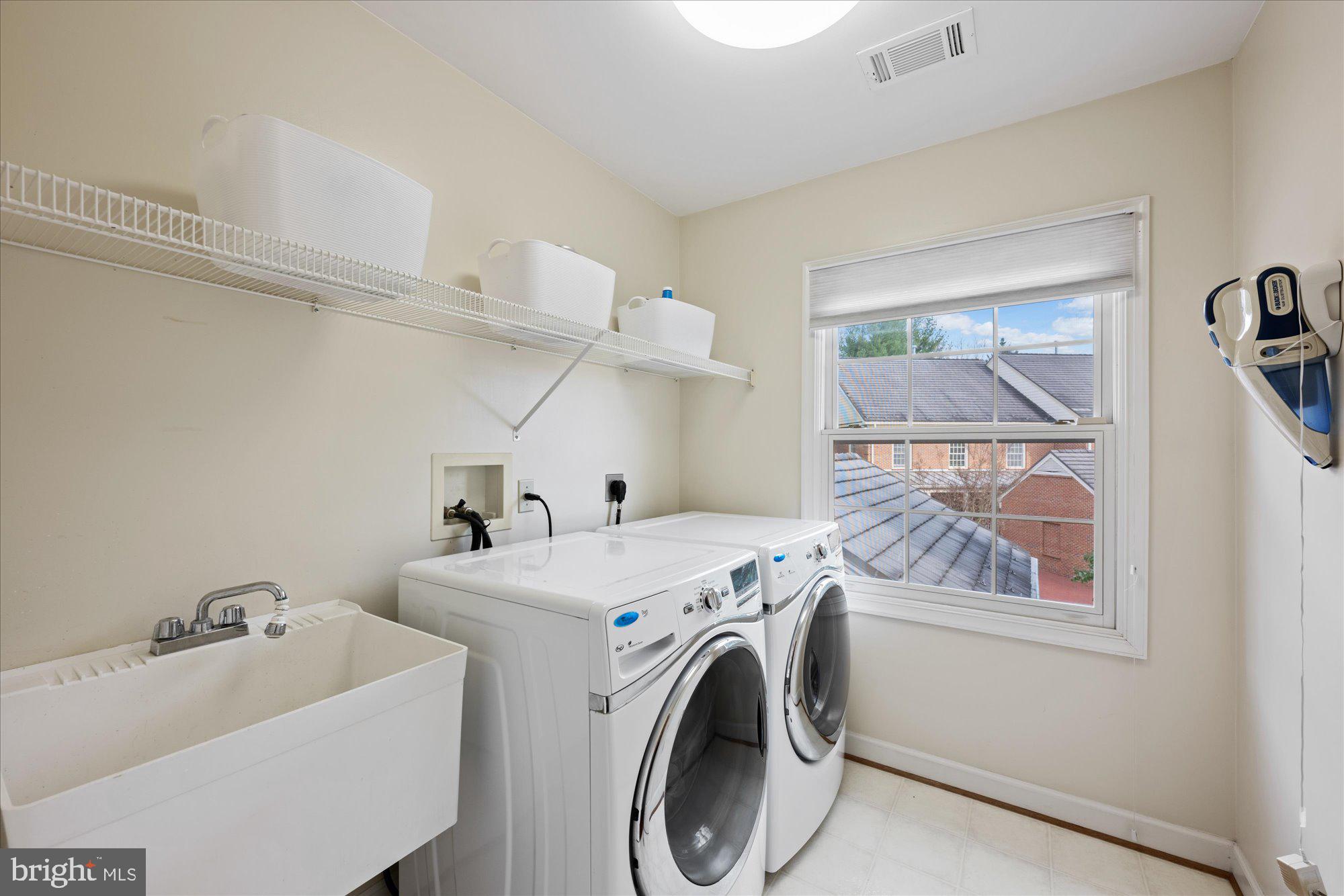 RIVER FALLS - Residential