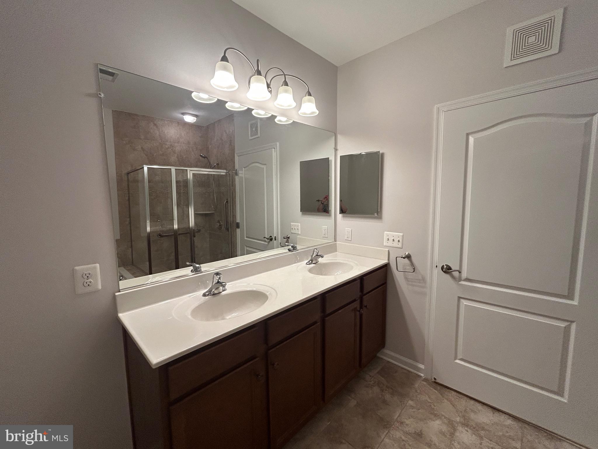 CARROLLS CREEK - Residential