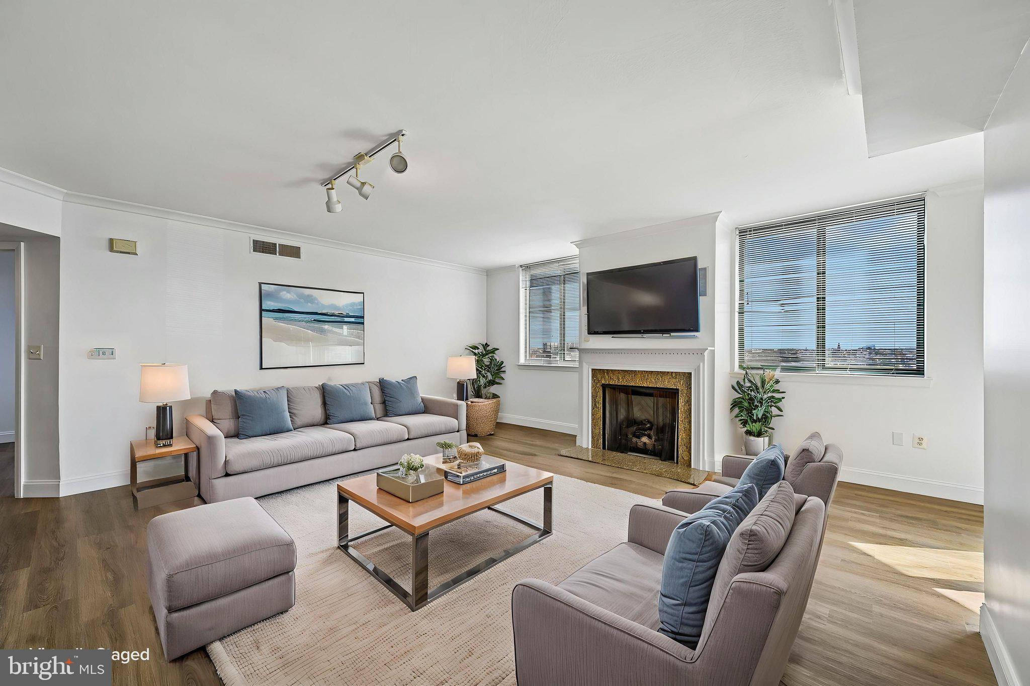 414 WATER STREET 1513