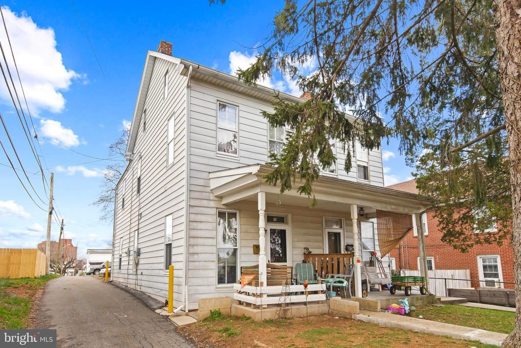 Photo of 113-115 E CHESTNUT ST, EPHRATA, PA 17522 (MLS # PALA2032540)