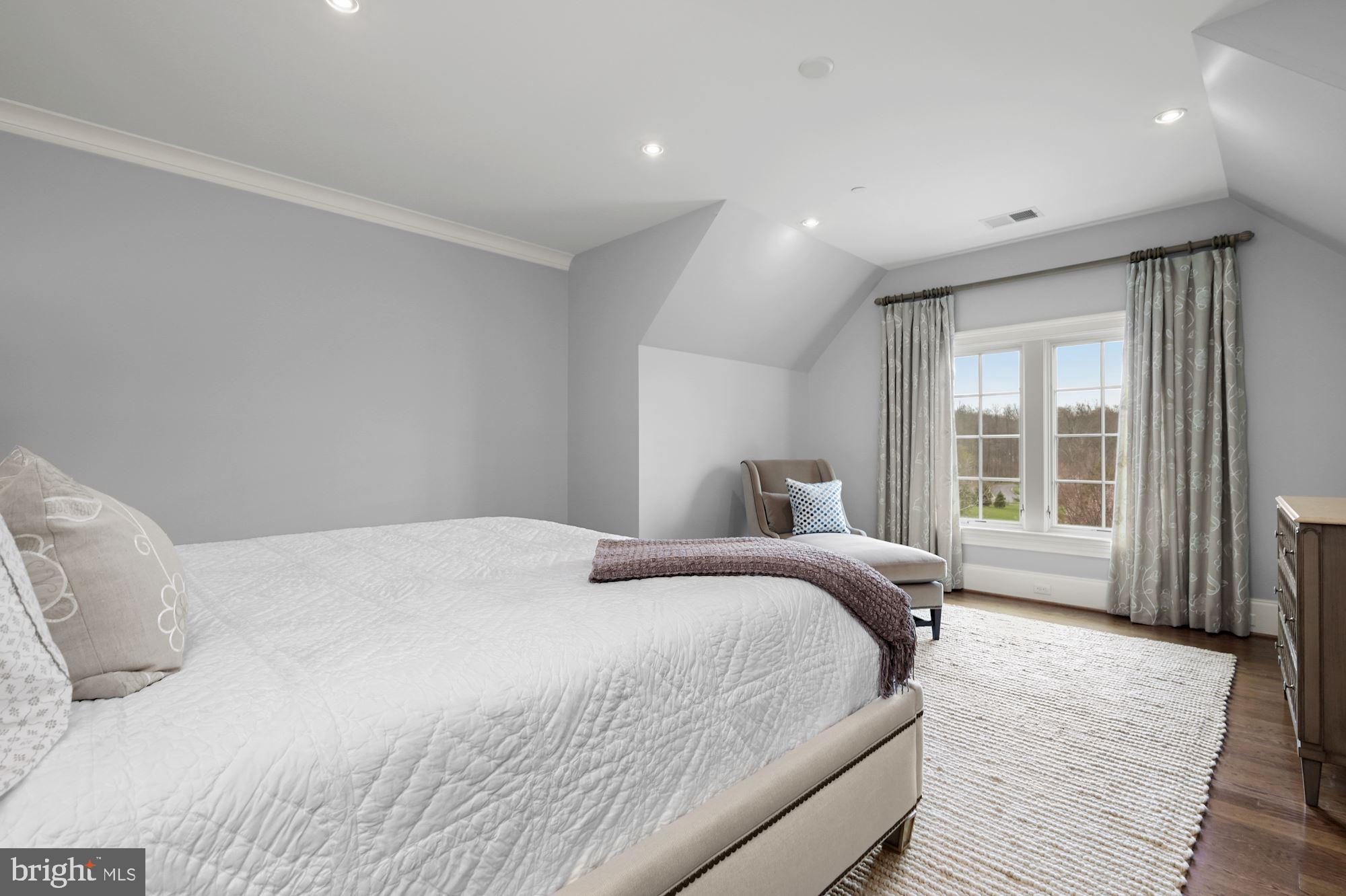 RIVERWOOD - Residential