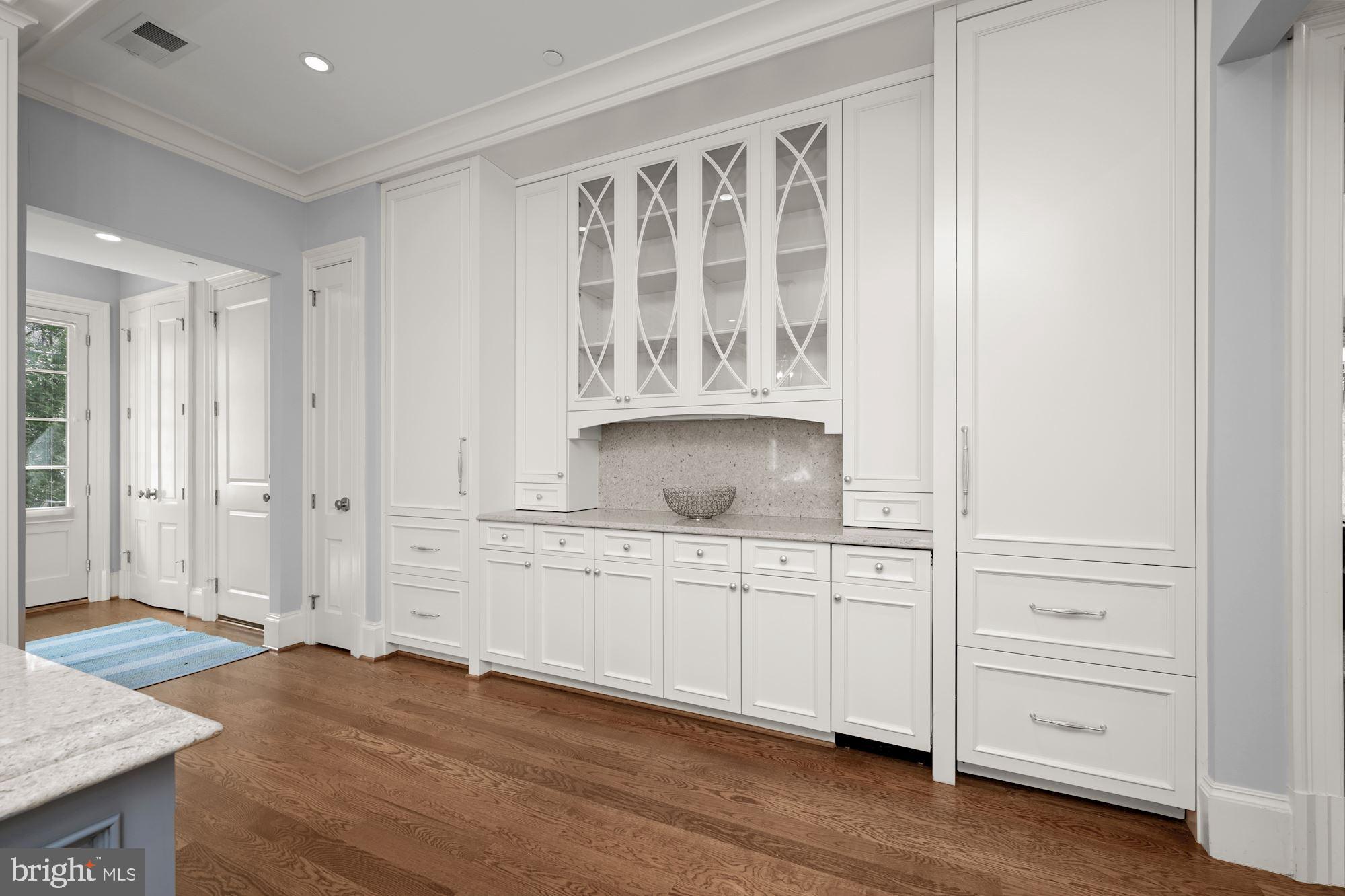 RIVERWOOD - Residential