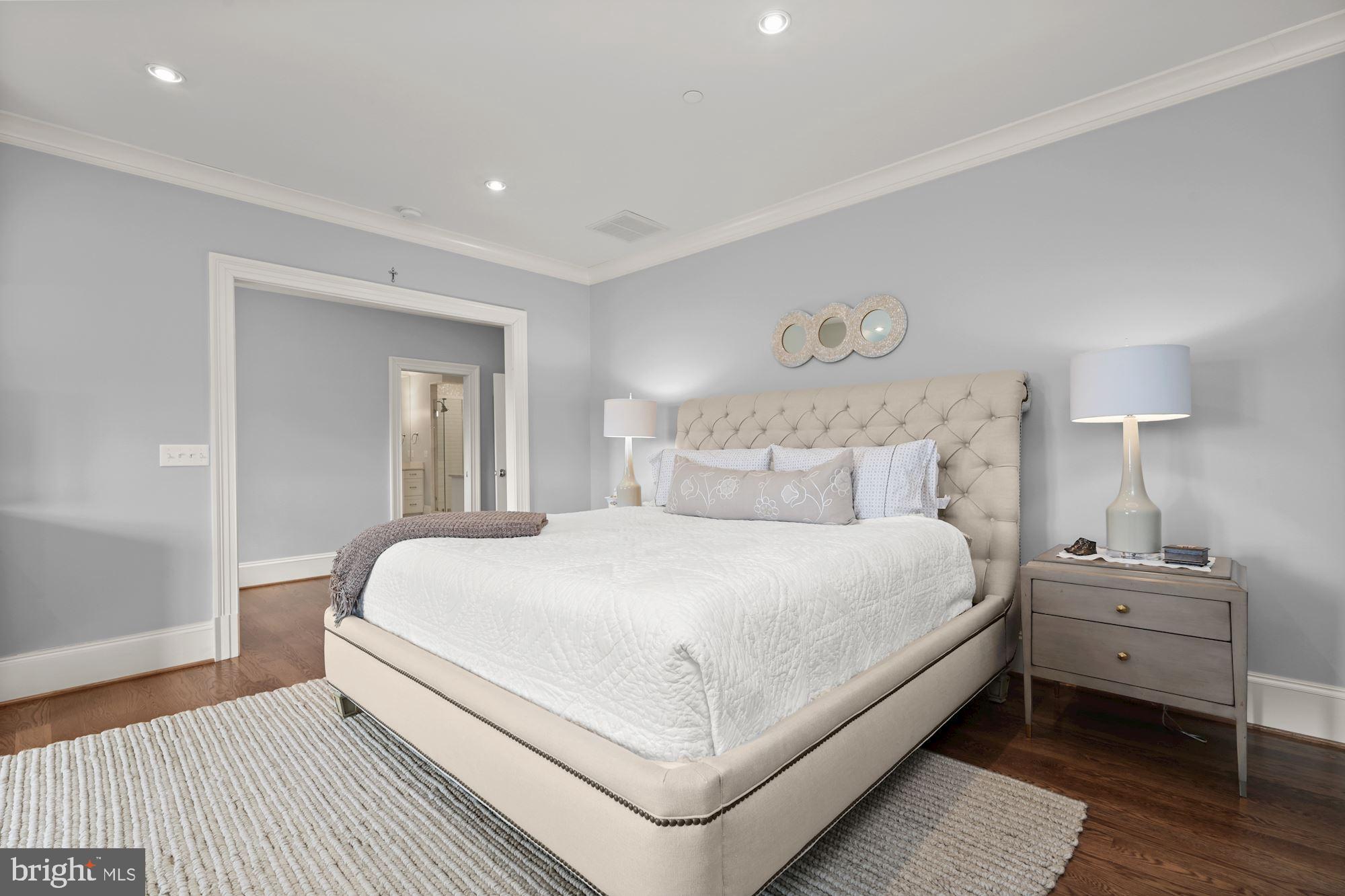 RIVERWOOD - Residential