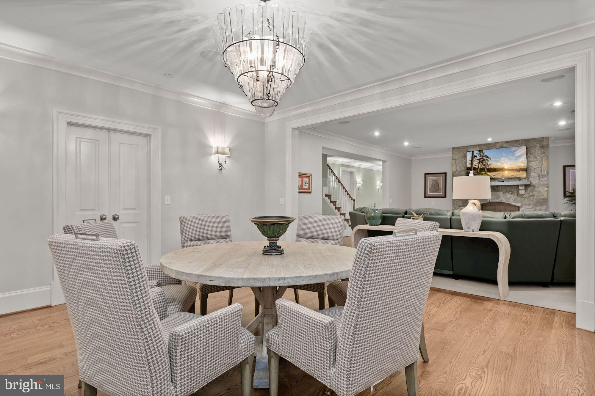 RIVERWOOD - Residential