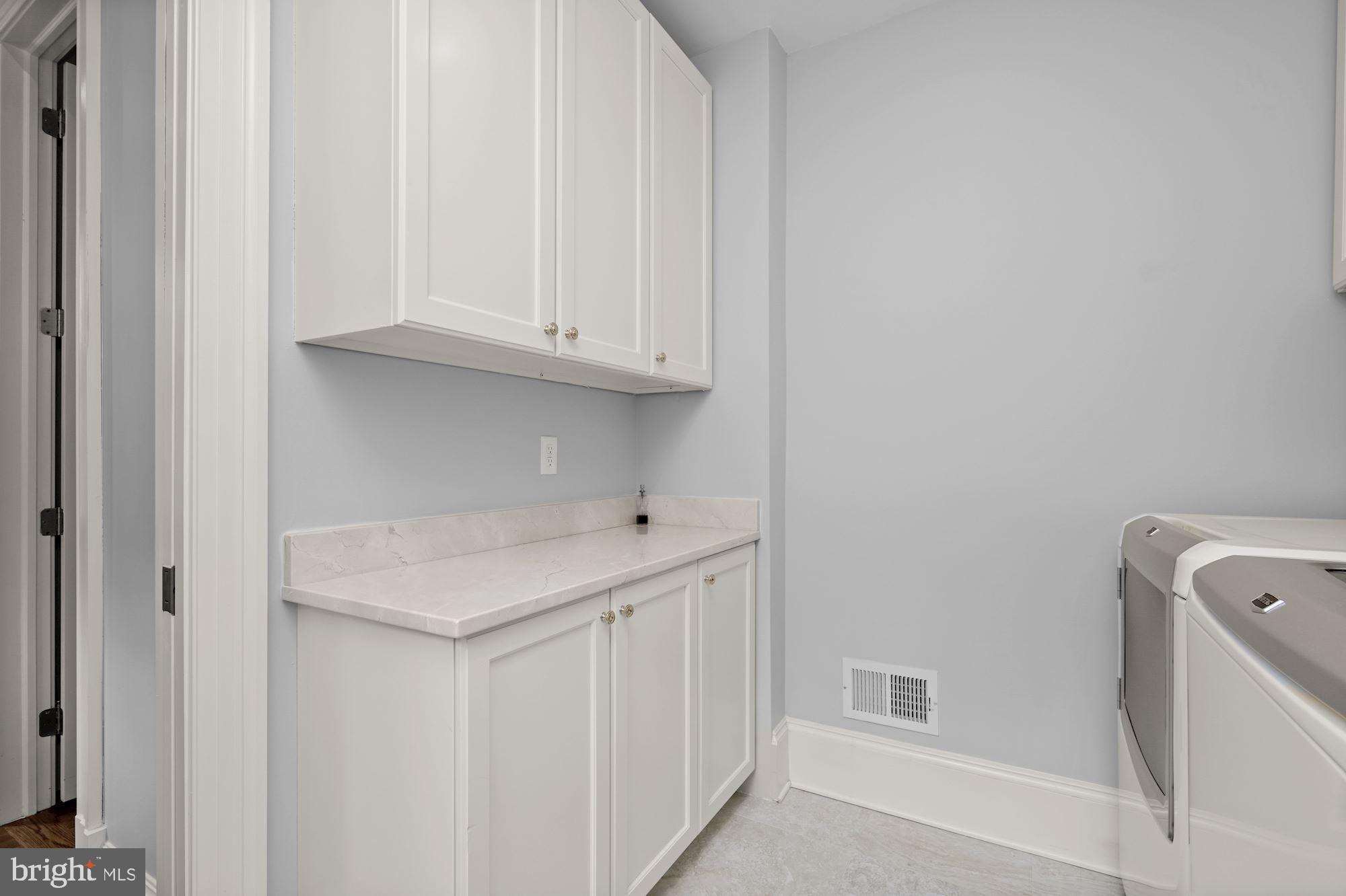 RIVERWOOD - Residential