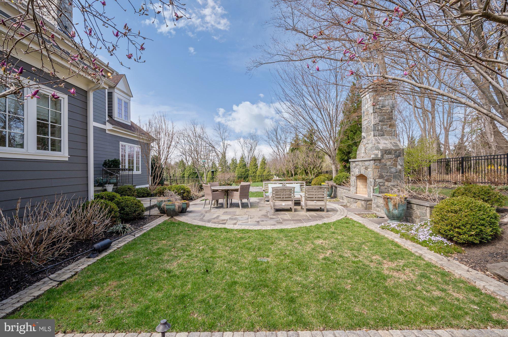 RIVERWOOD - Residential