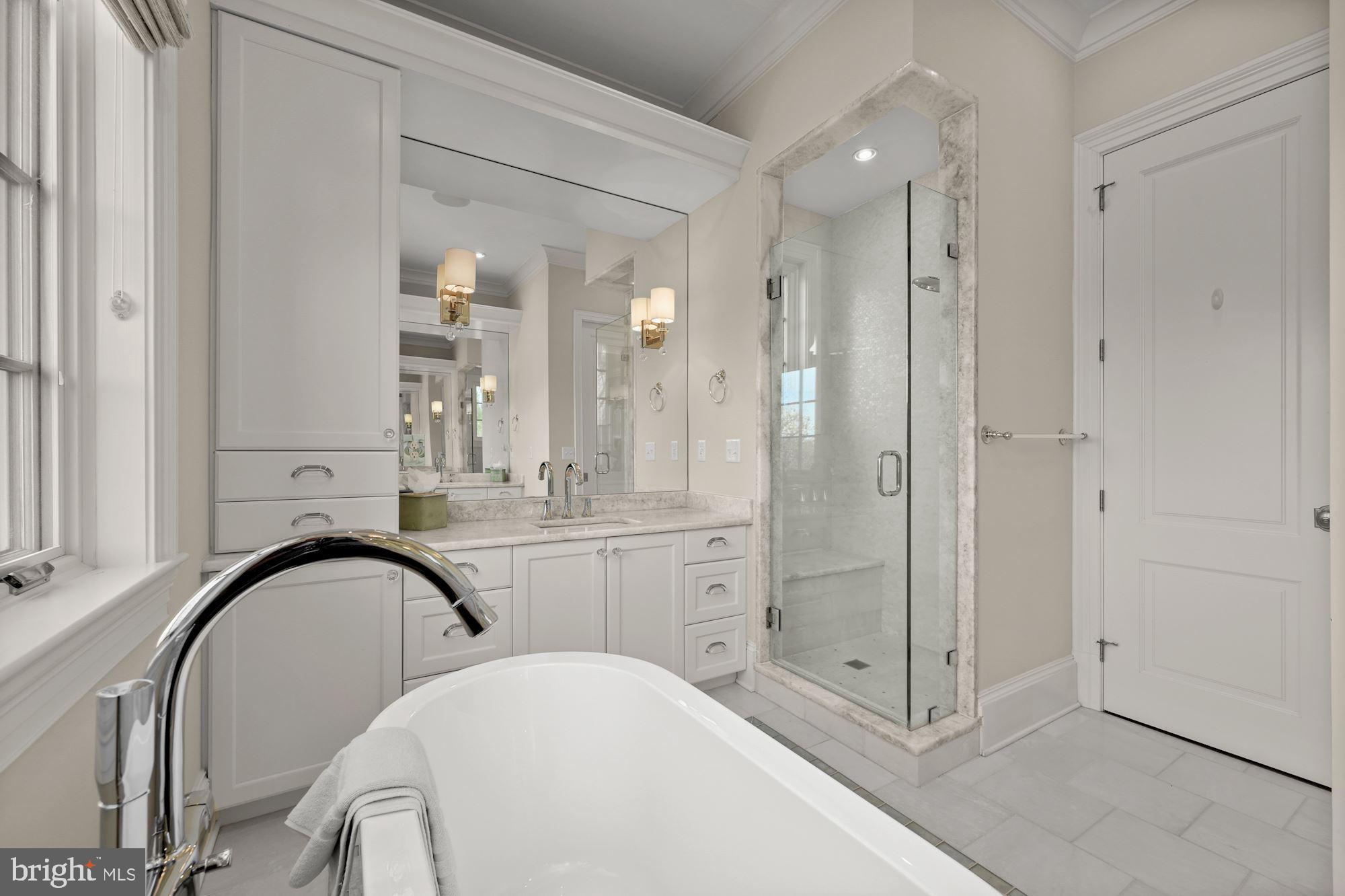 RIVERWOOD - Residential