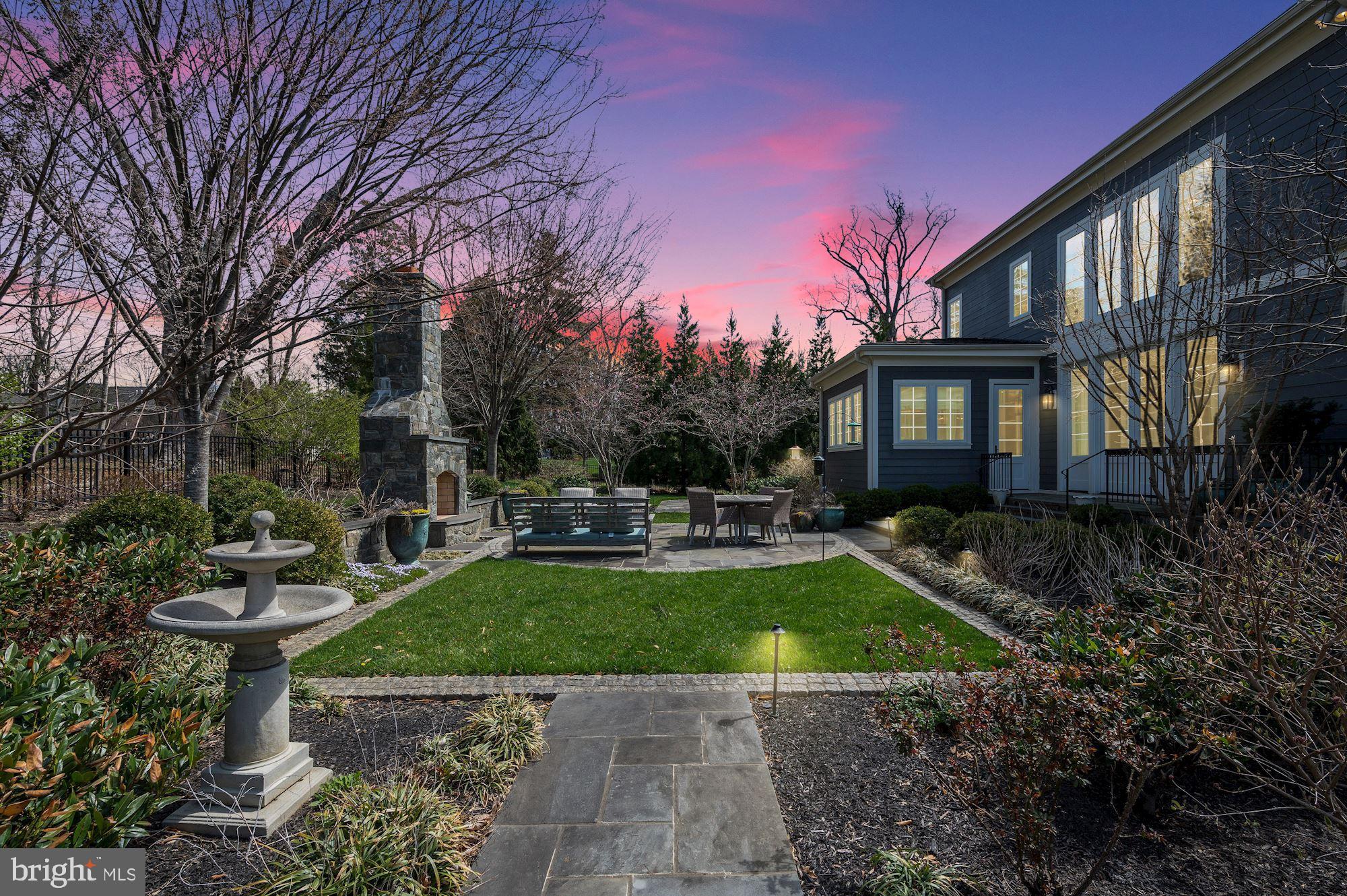 RIVERWOOD - Residential