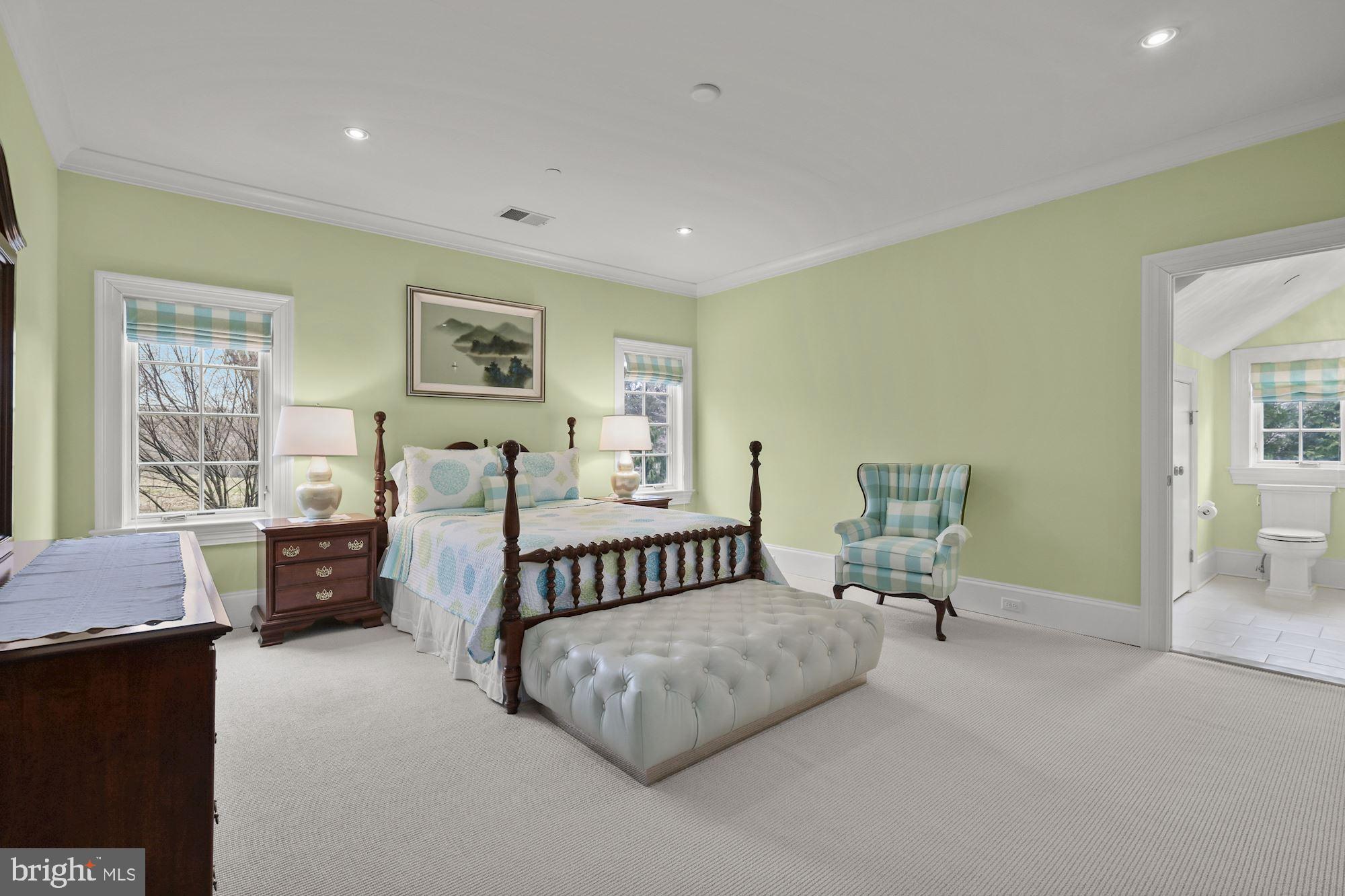 RIVERWOOD - Residential