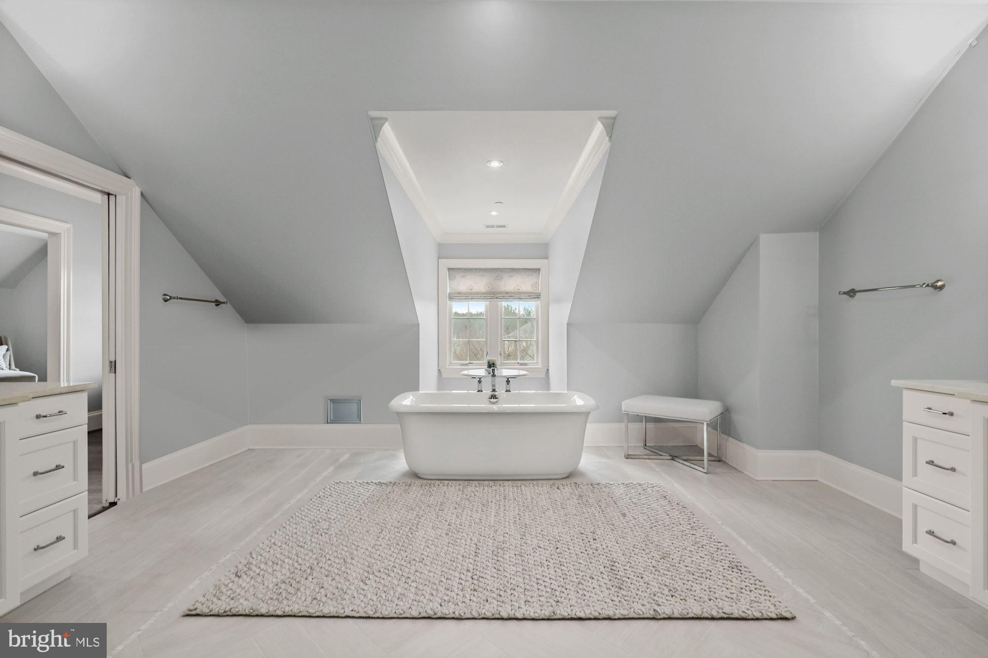 RIVERWOOD - Residential