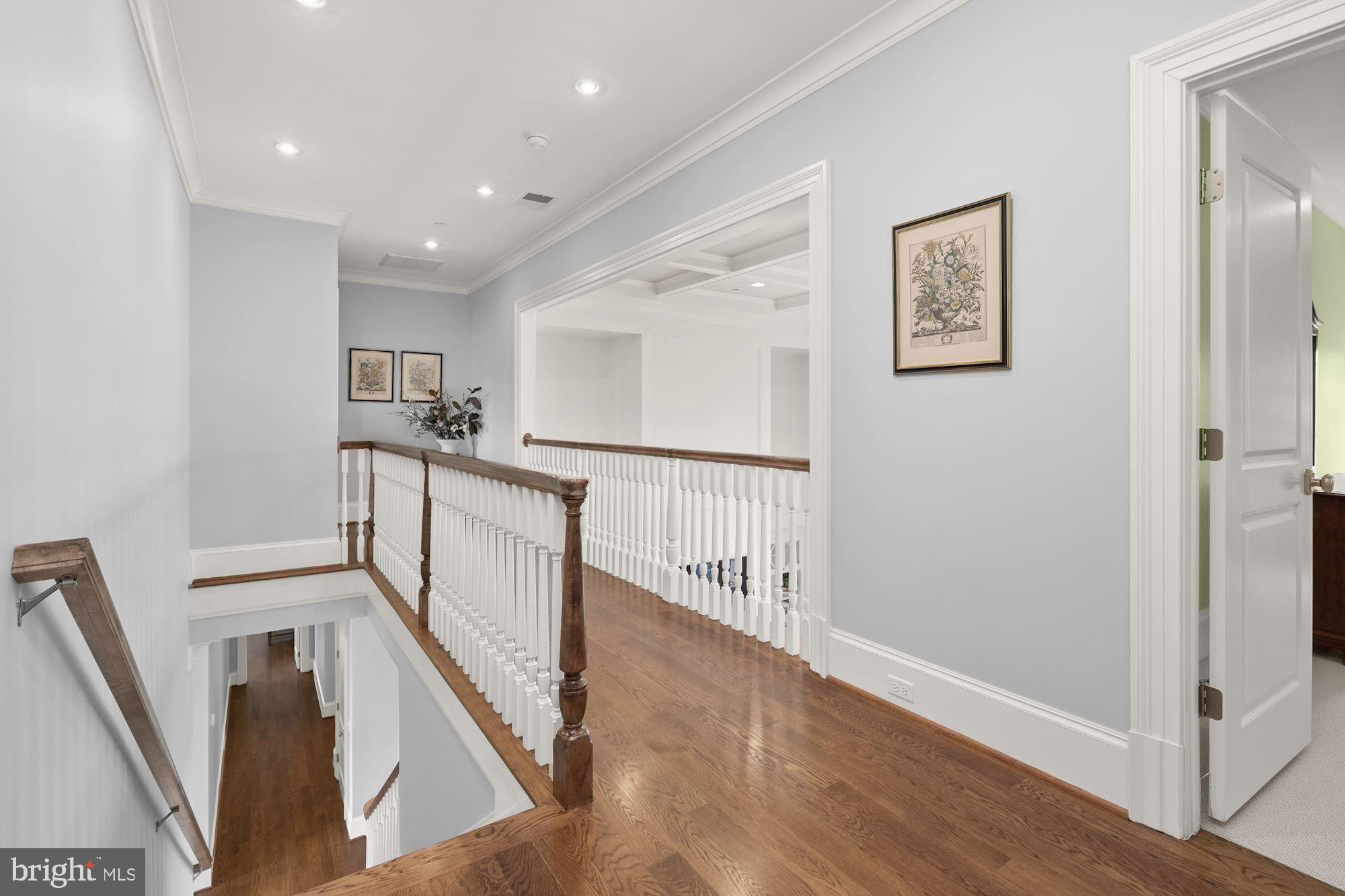 RIVERWOOD - Residential