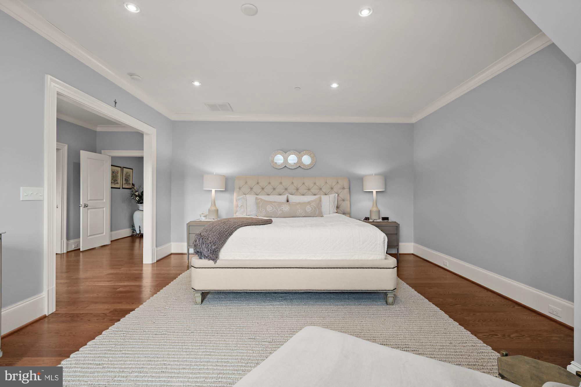 RIVERWOOD - Residential