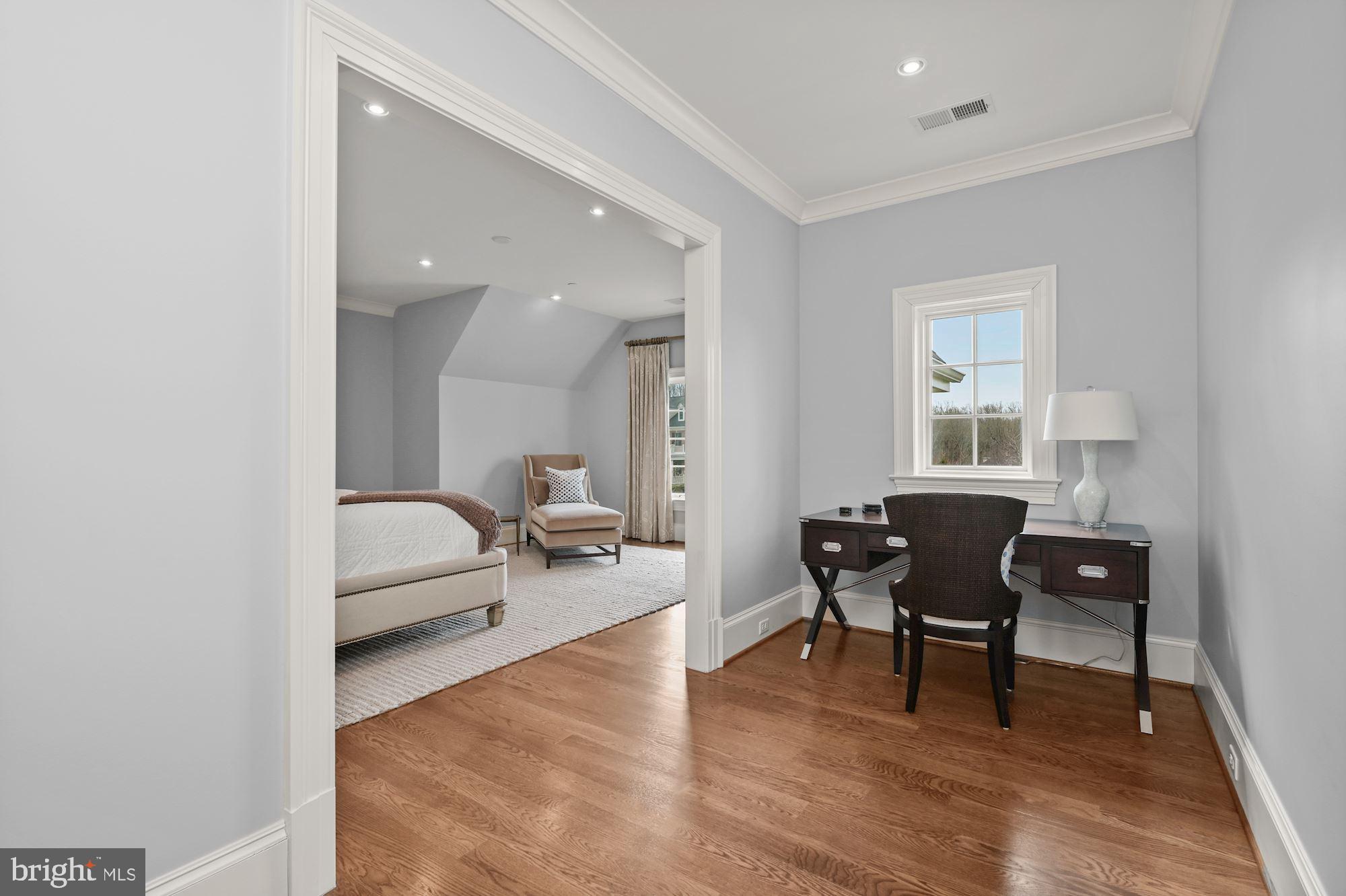 RIVERWOOD - Residential