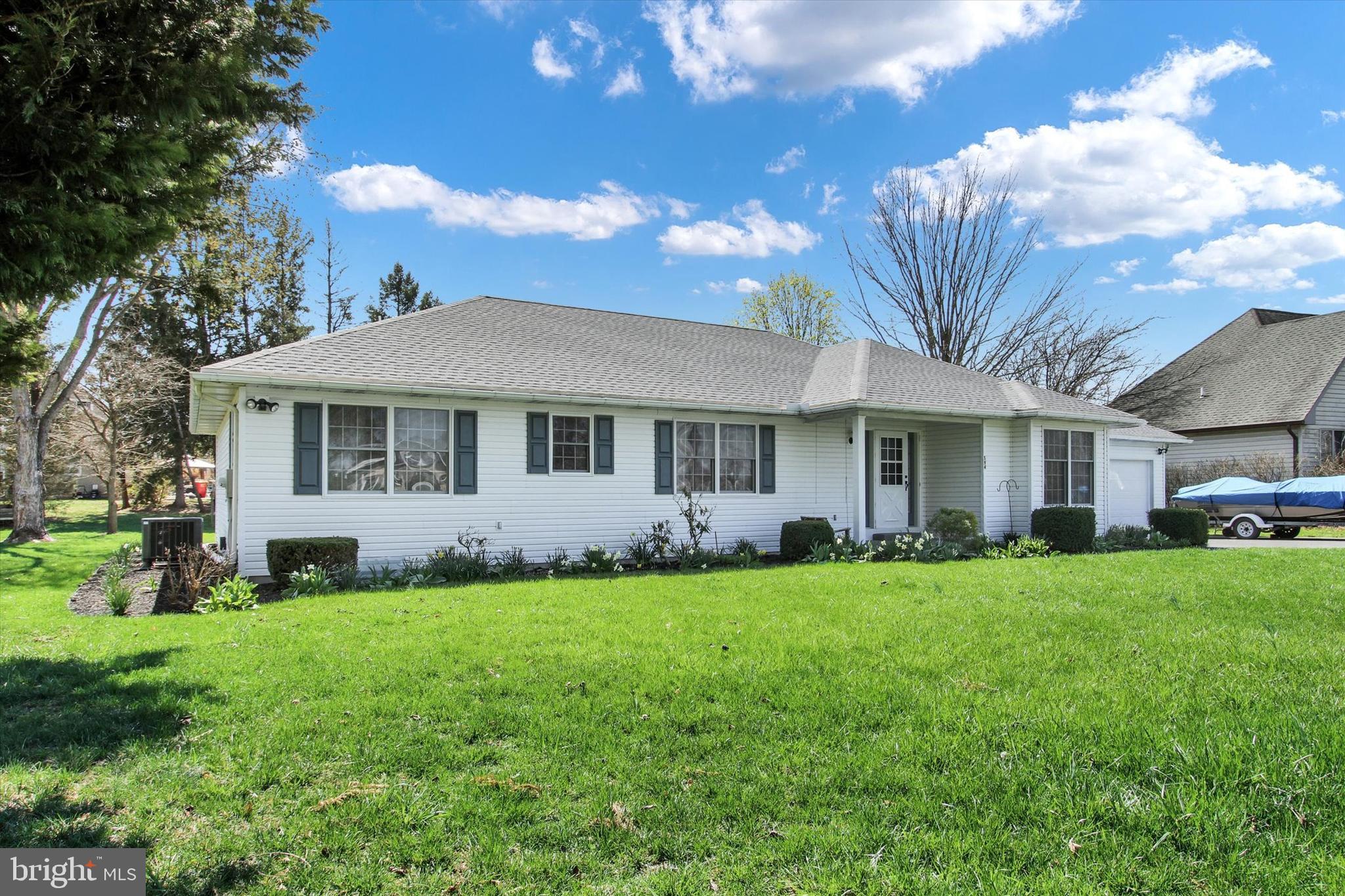 LAKE HERITAGE - Residential