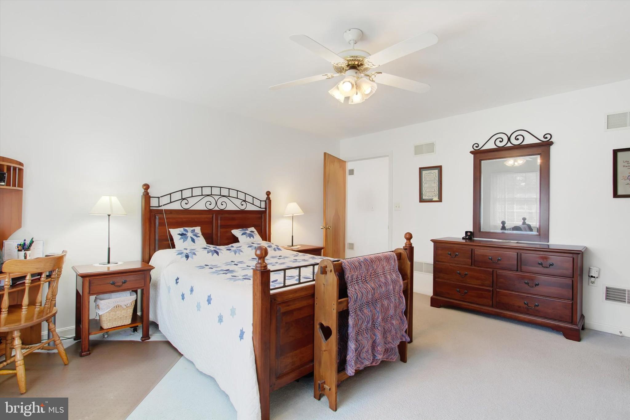 LAKE HERITAGE - Residential